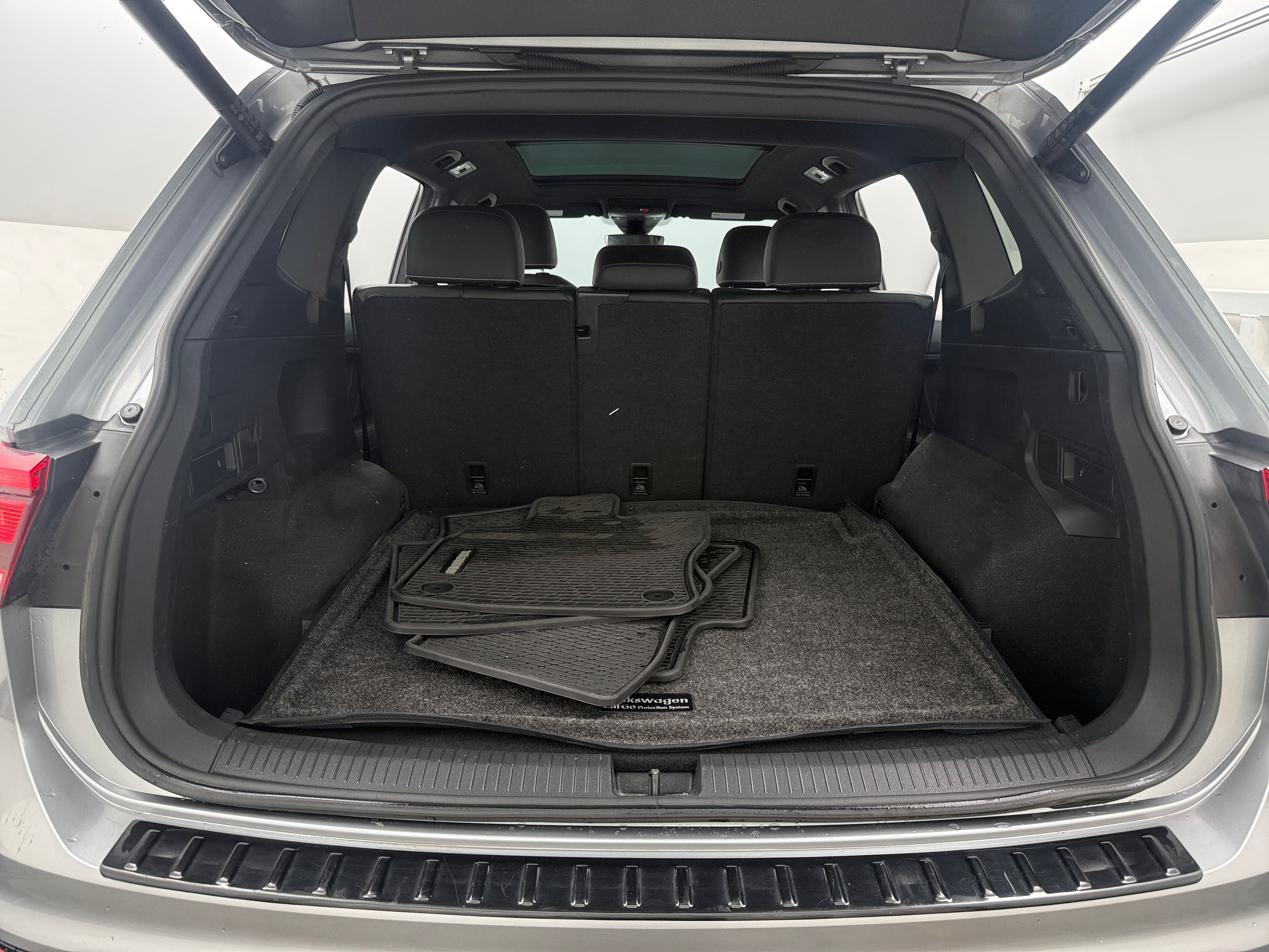 3VV8B7AX2RM015385