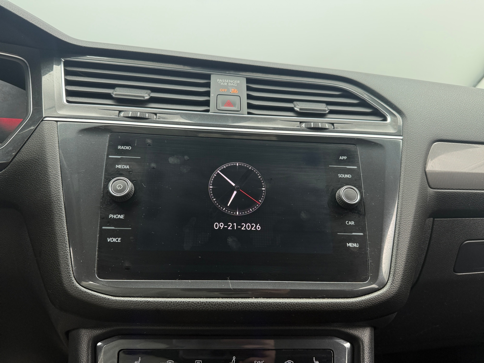 Thumbnail: 2024 Volkswagen Tiguan - 3
