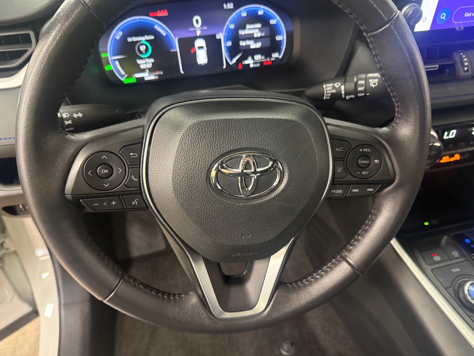 Thumbnail: 2023 Toyota RAV4 - 4