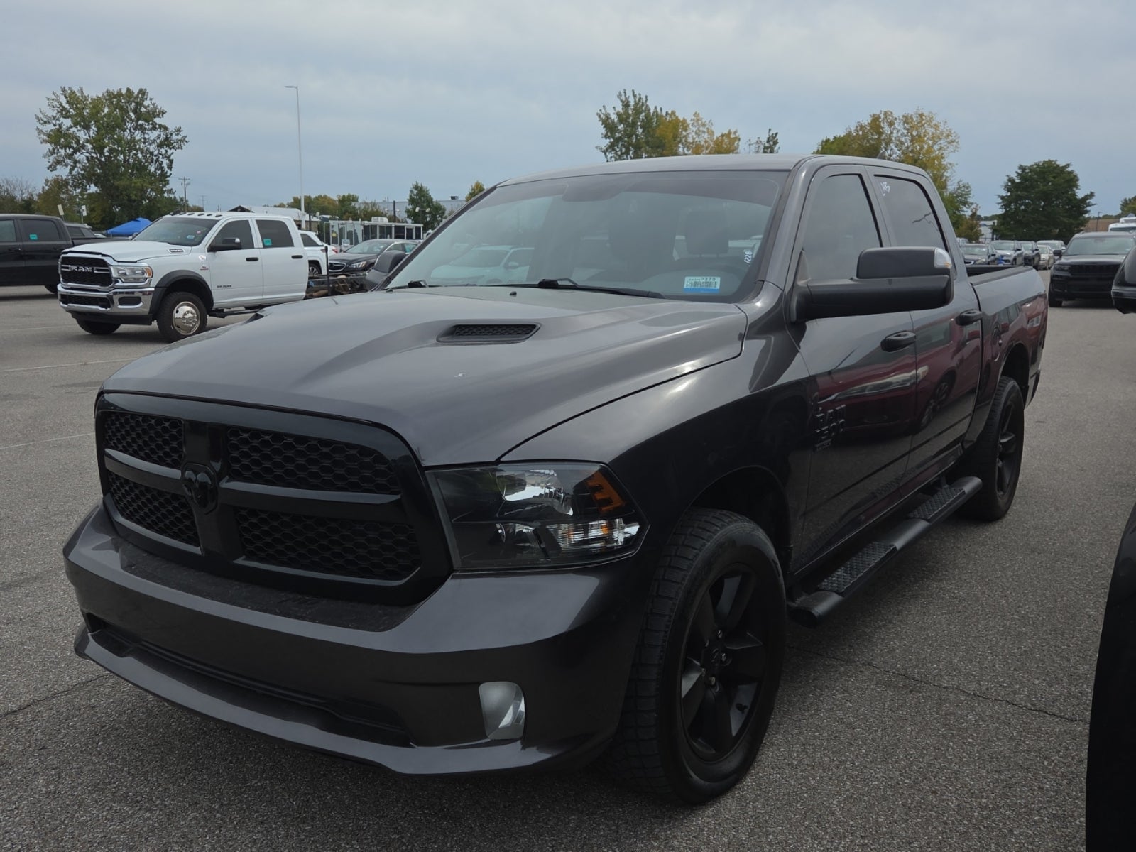 2020 Ram 1500 Classic Express 4x4 Crew Cab 5'7" Box