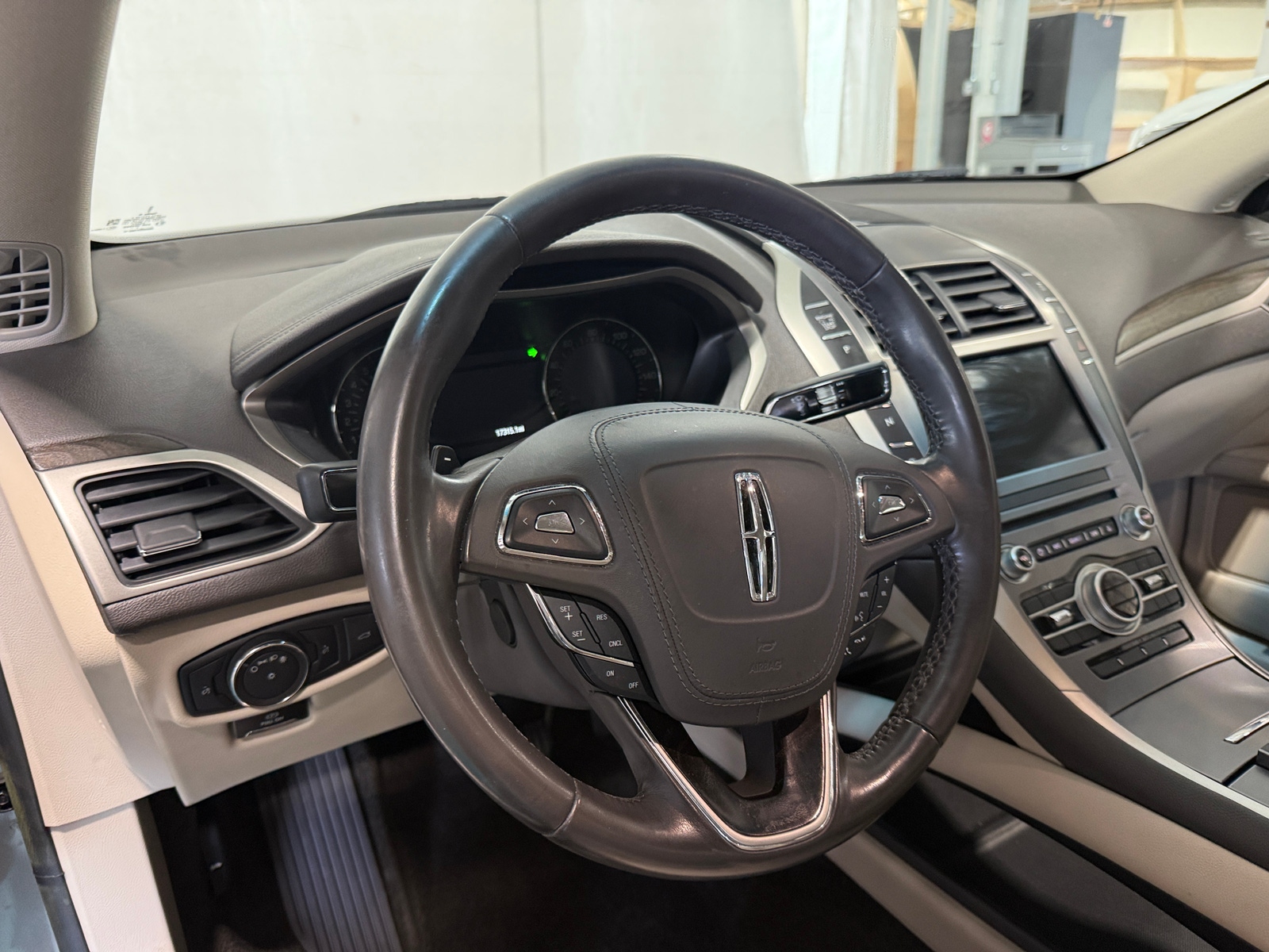 Thumbnail: 2018 Lincoln MKZ - 4