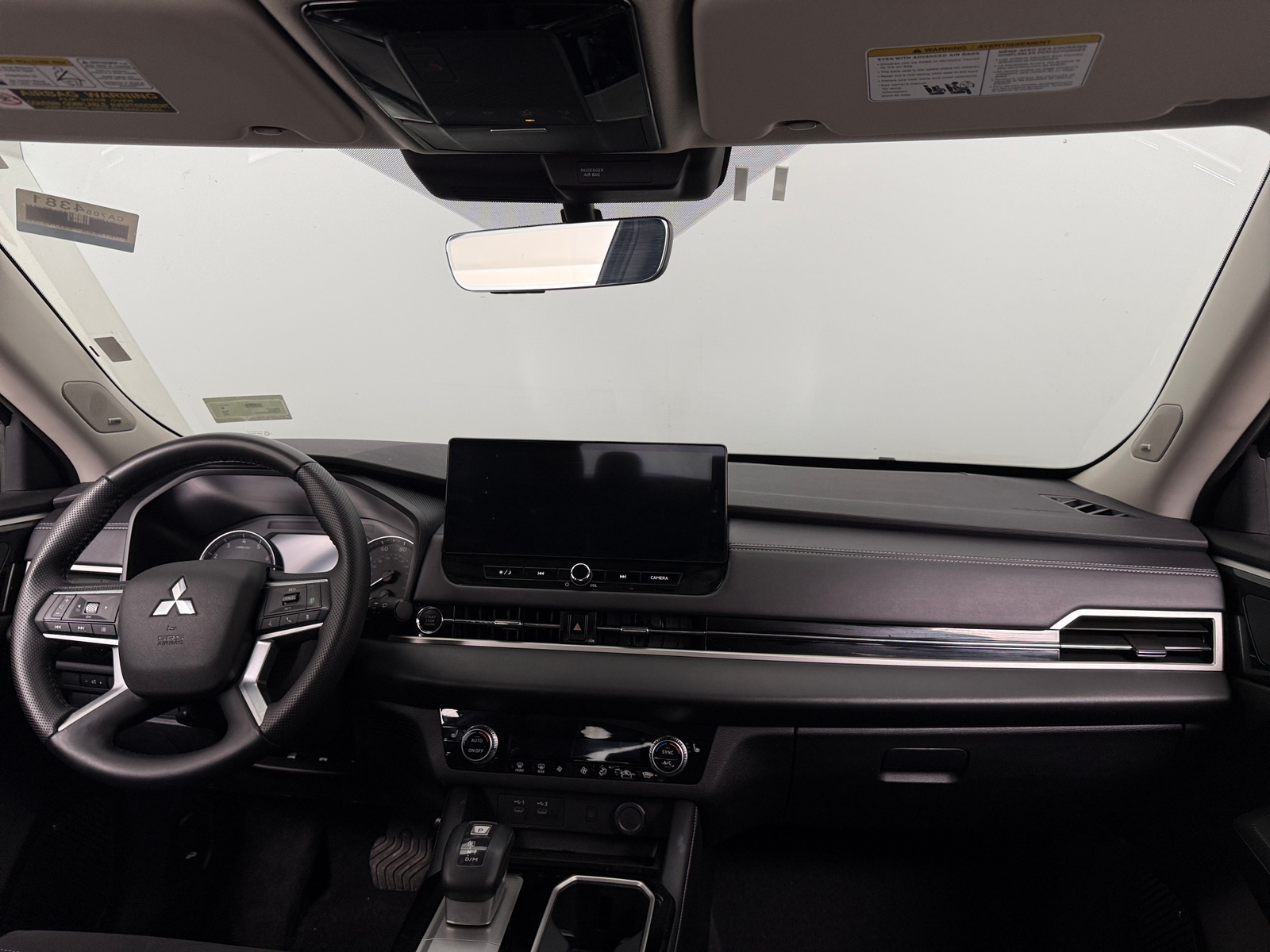 Thumbnail: 2025 Mitsubishi Outlander - 3