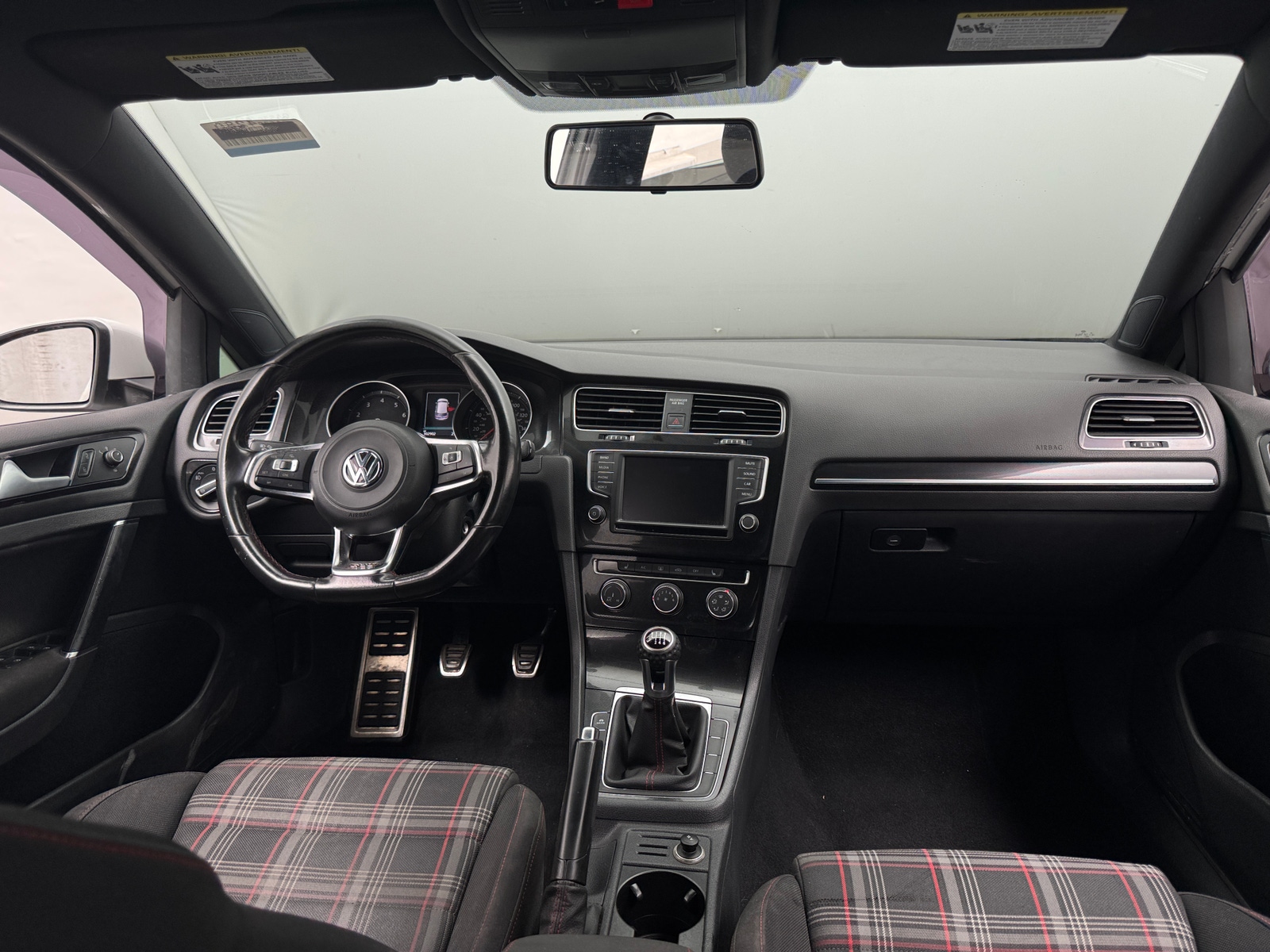 Thumbnail: 2016 Volkswagen Golf - 3
