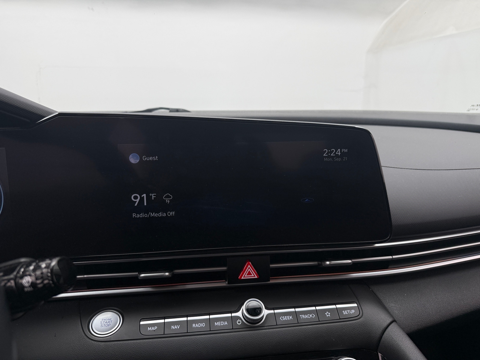 Thumbnail: 2022 Hyundai Elantra - 3