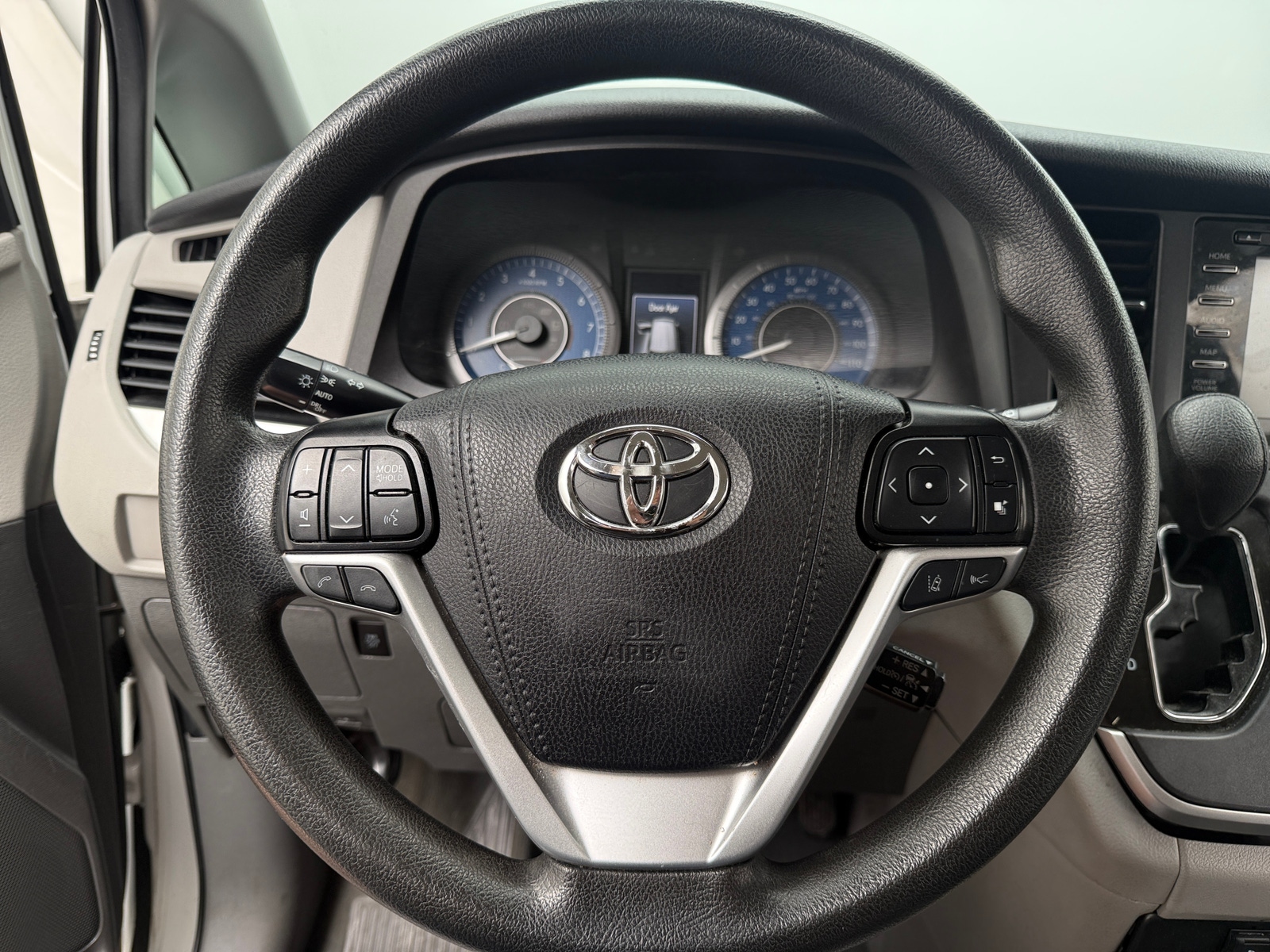Thumbnail: 2020 Toyota Sienna - 5