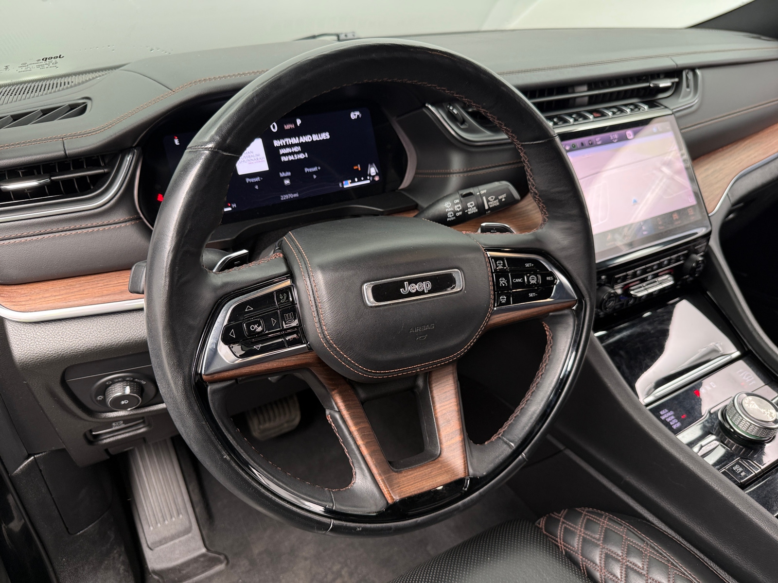 Thumbnail: 2023 Jeep Grand Cherokee L - 4