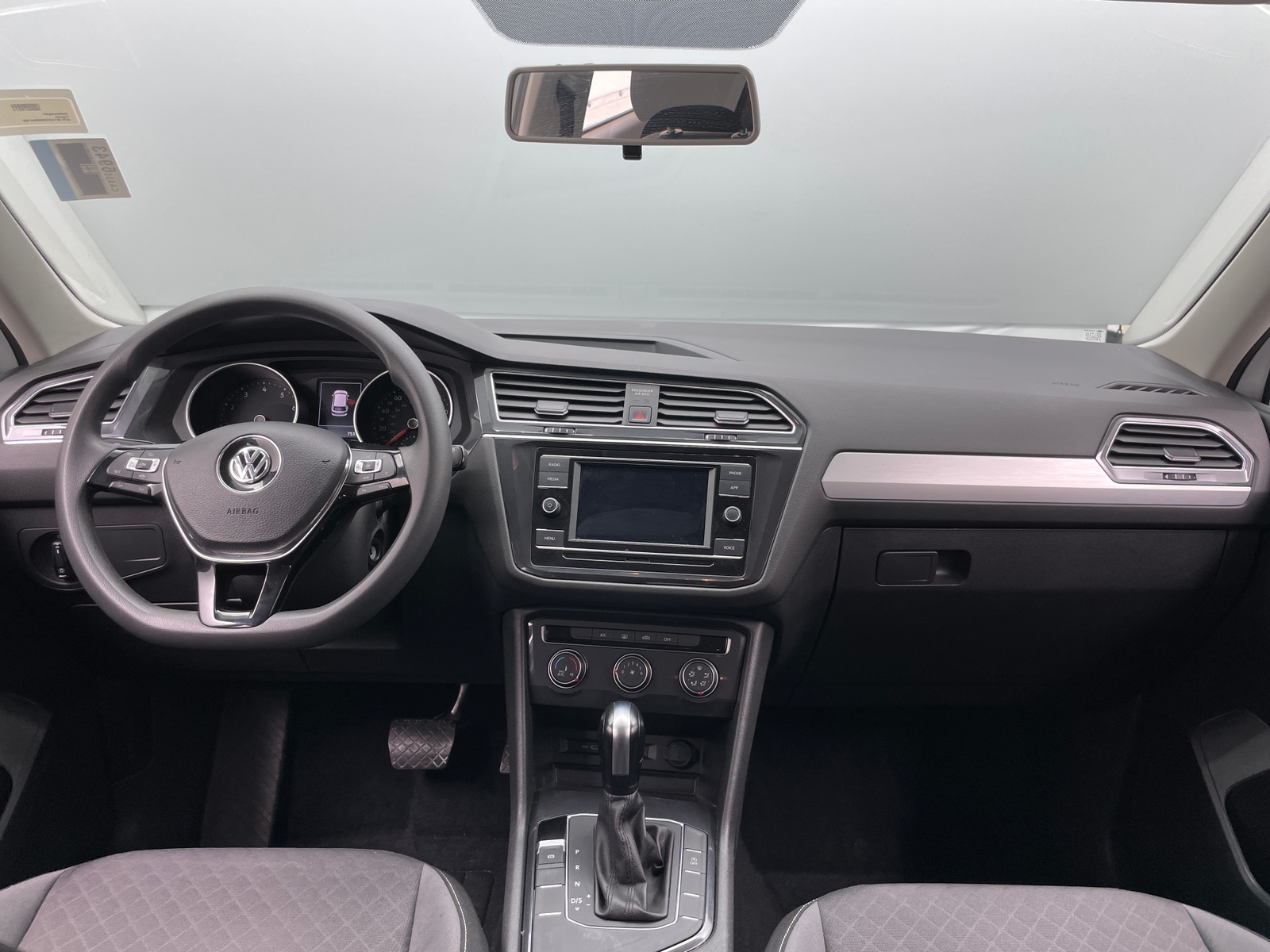 Thumbnail: 2021 Volkswagen Tiguan - 3