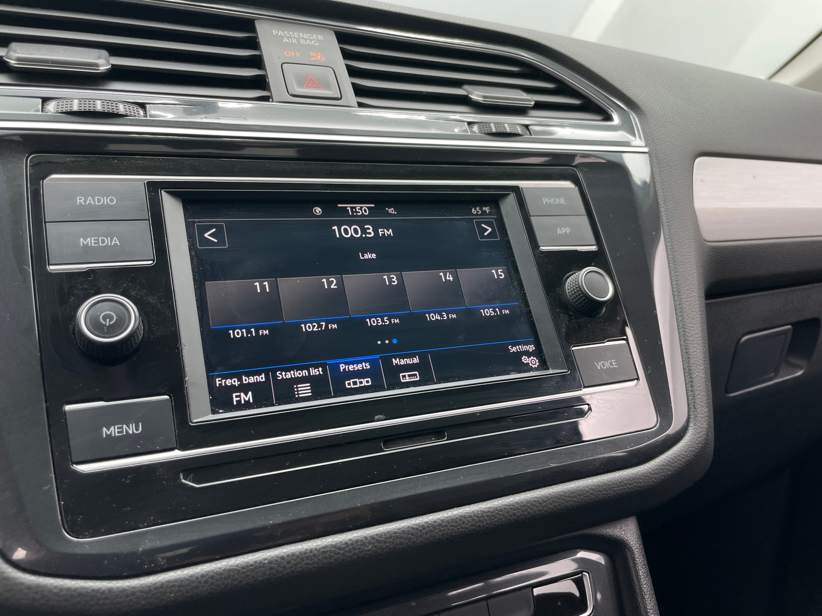 Thumbnail: 2021 Volkswagen Tiguan - 4