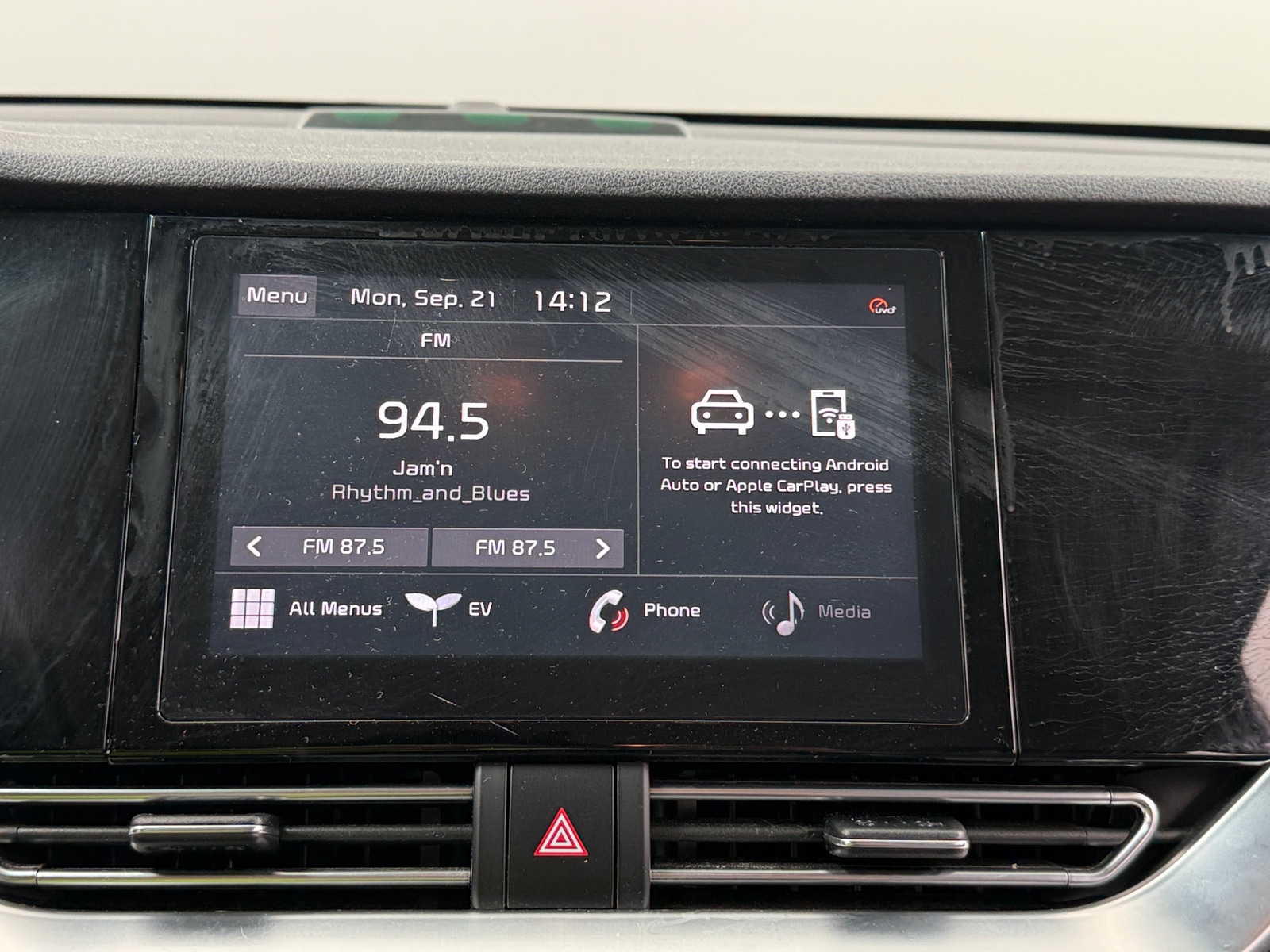 Thumbnail: 2021 Kia Niro - 3