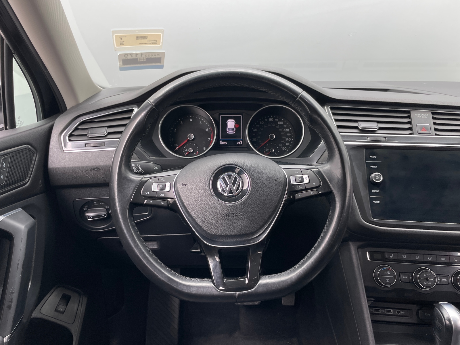 Thumbnail: 2018 Volkswagen Tiguan - 5