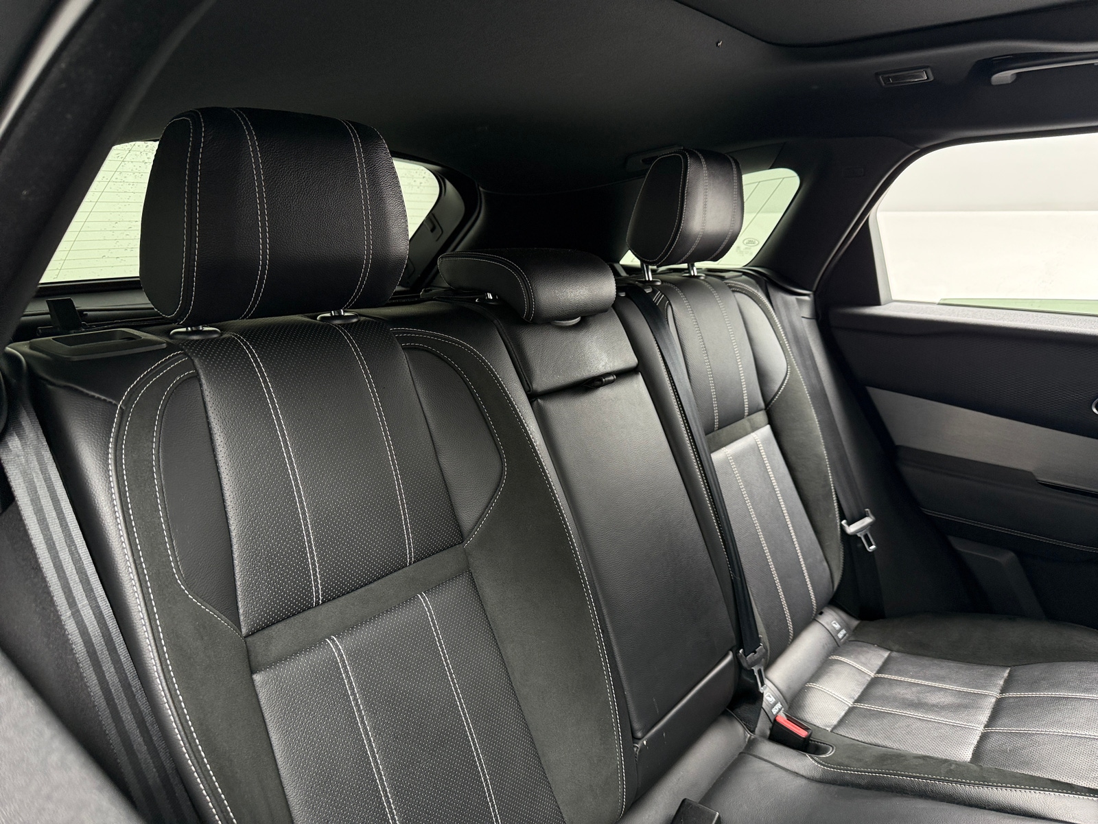 Thumbnail: 2020 Land Rover Range Rover Velar - 6