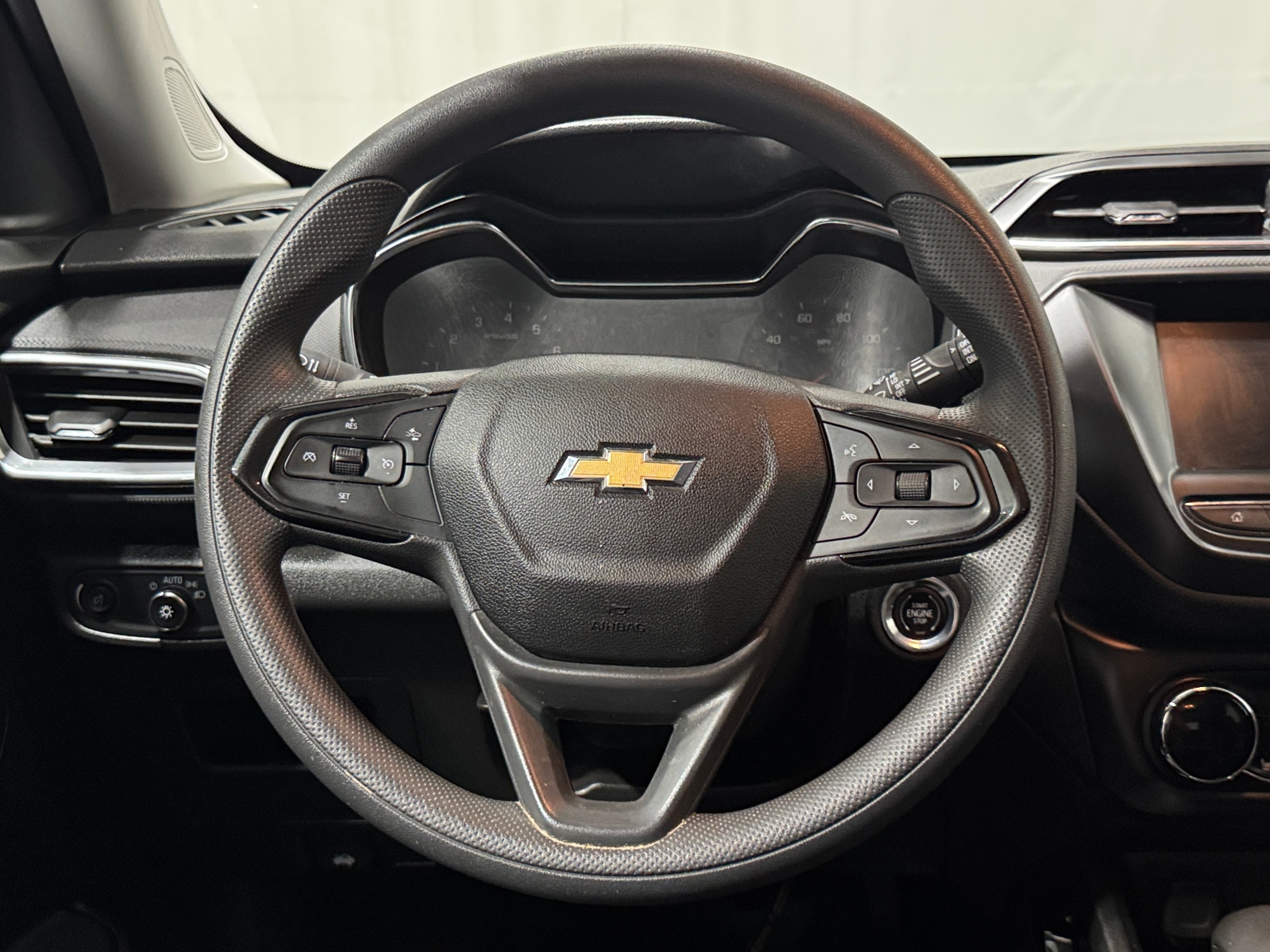 Thumbnail: 2023 Chevrolet TrailBlazer - 5