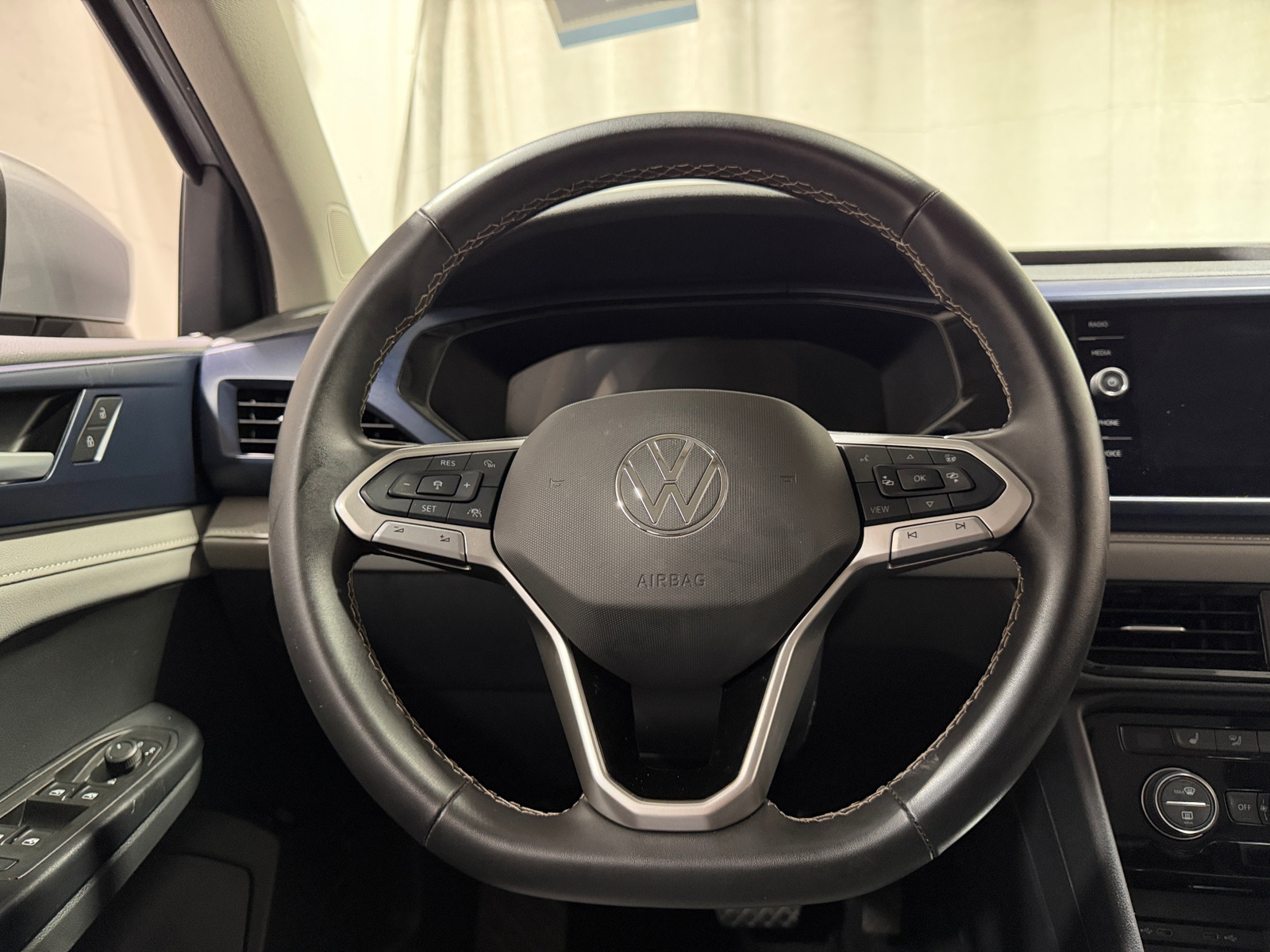Thumbnail: 2024 Volkswagen Taos - 5