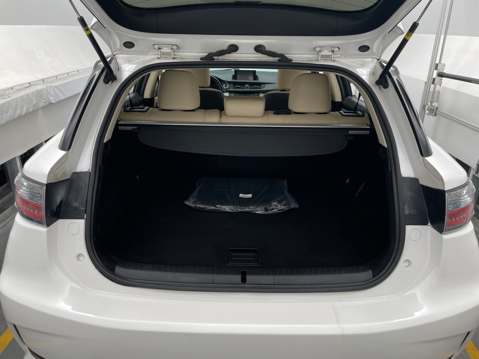 Thumbnail: 2017 Lexus CT - 6
