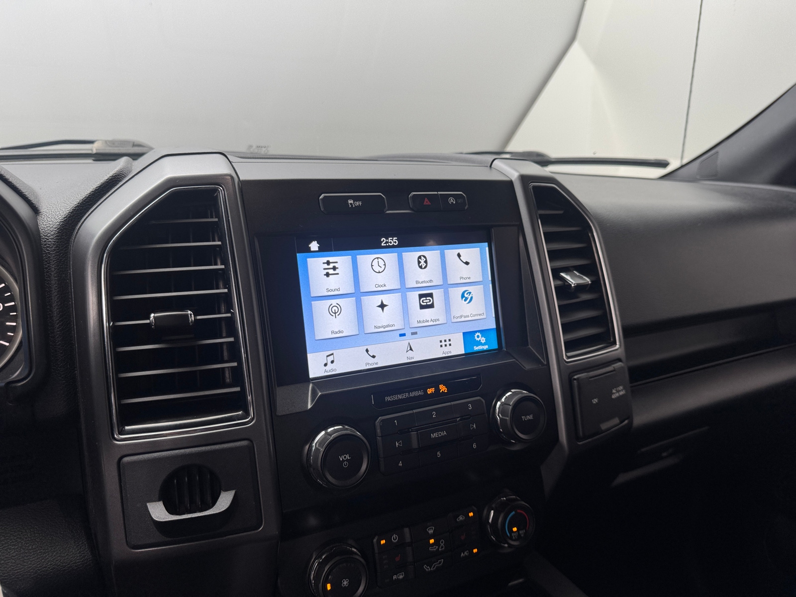 Thumbnail: 2019 Ford Econoline - 4