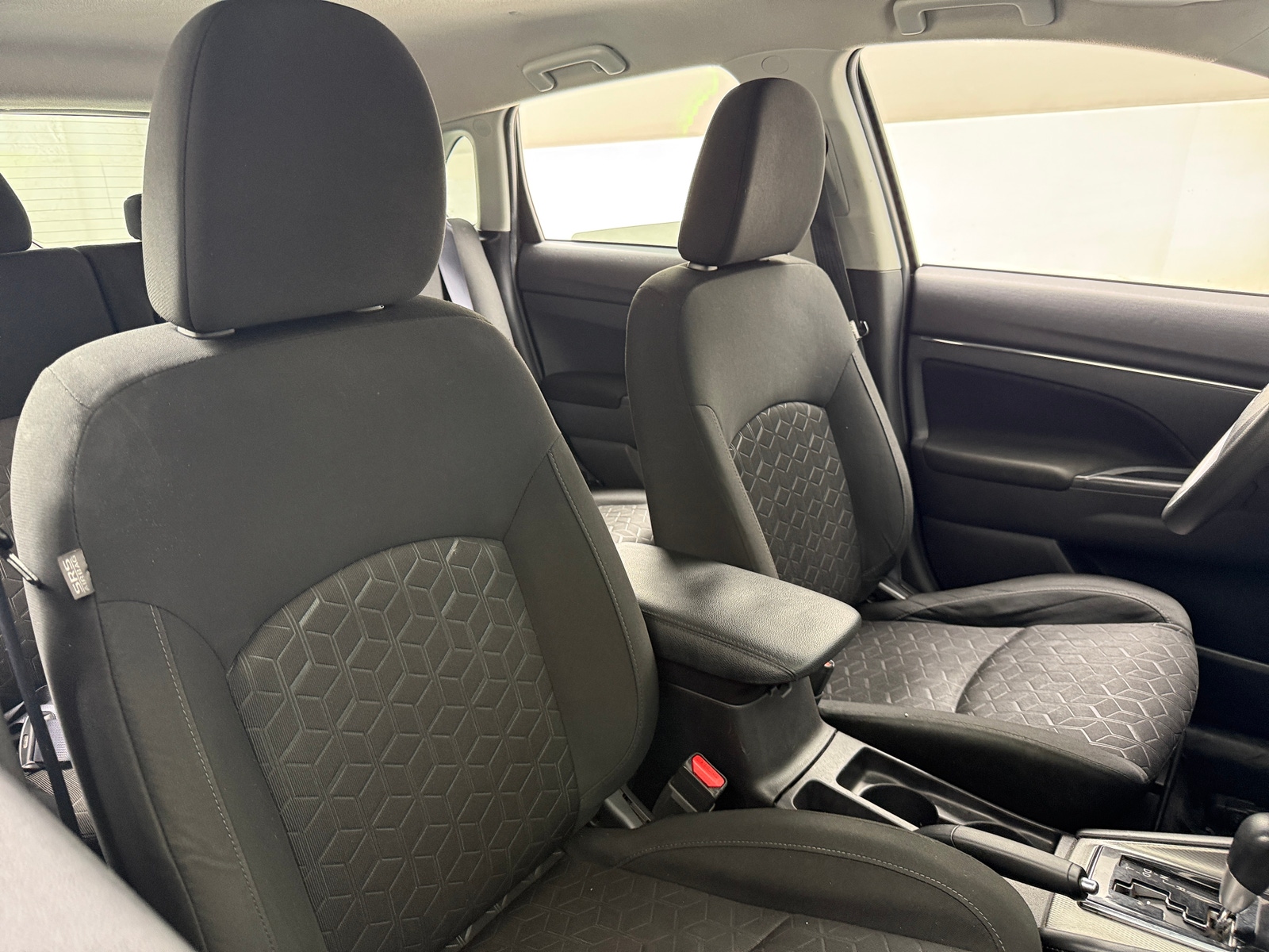 Thumbnail: 2024 Mitsubishi Outlander Sport - 2