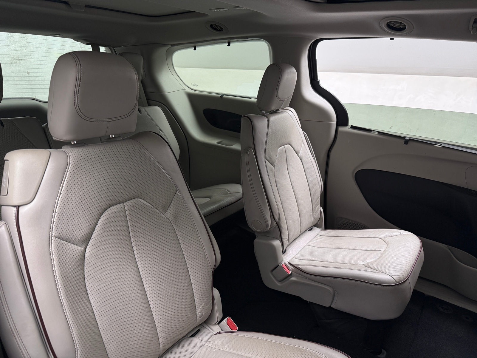 Thumbnail: 2017 Chrysler Pacifica - 5