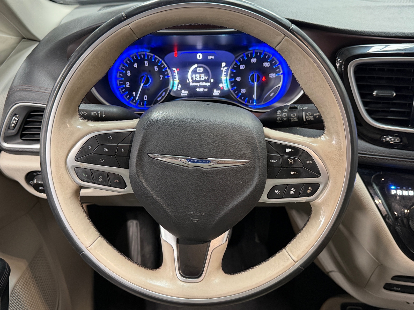 Thumbnail: 2017 Chrysler Pacifica - 4
