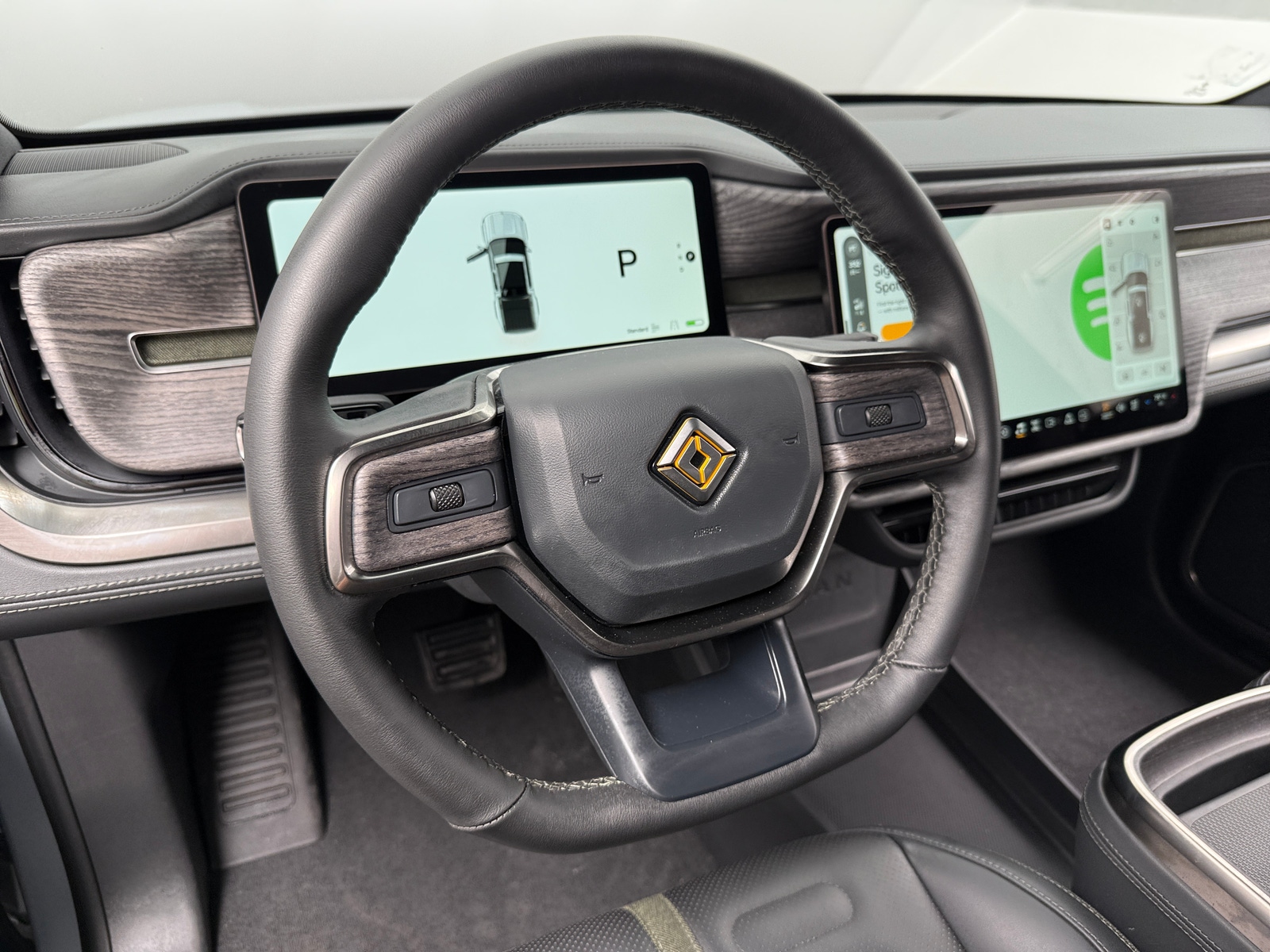 Thumbnail: 2026 Rivian R1T - 4