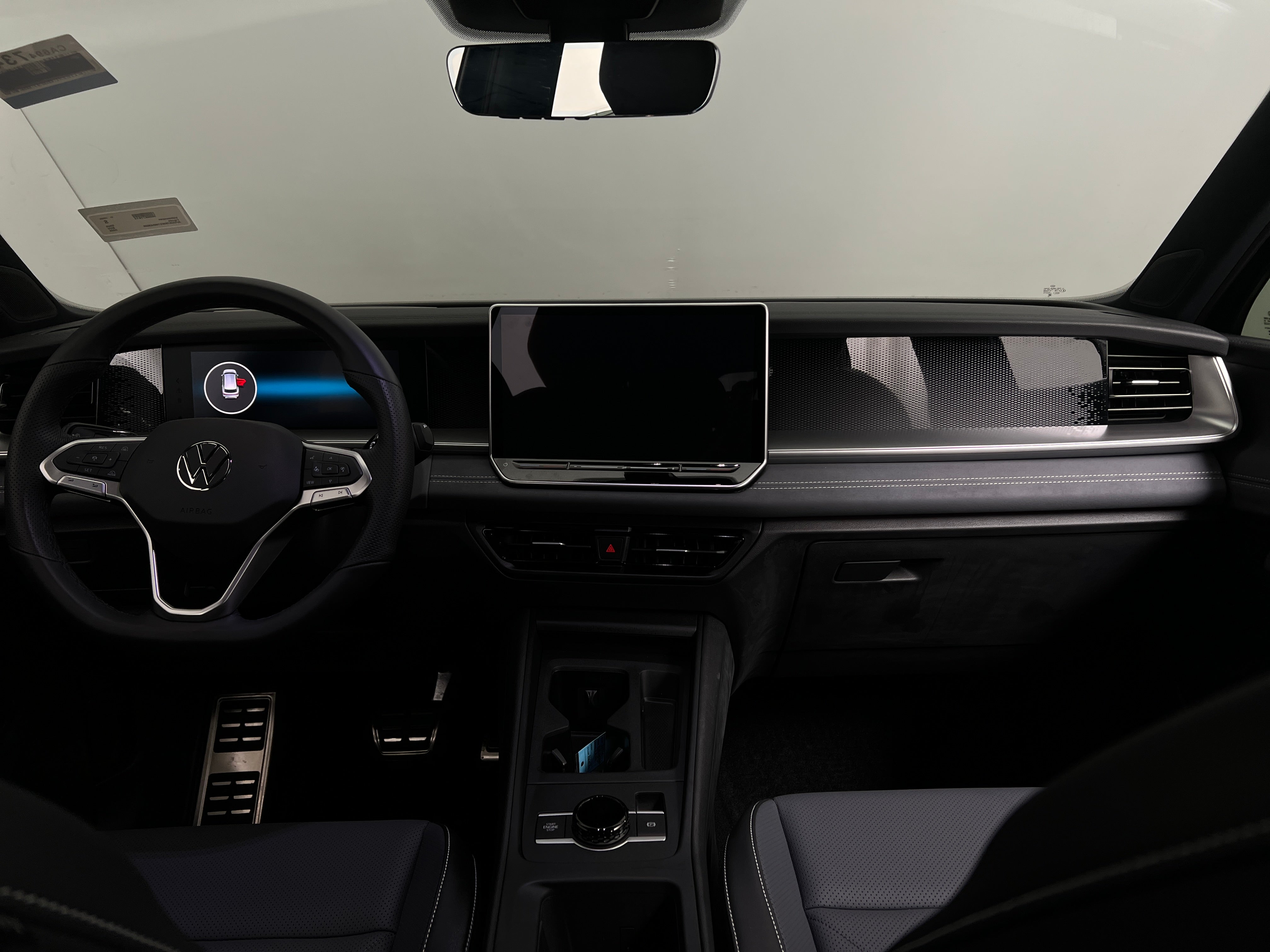 2026 Volkswagen Tiguan SE R-LINE BLACK - Photo 5