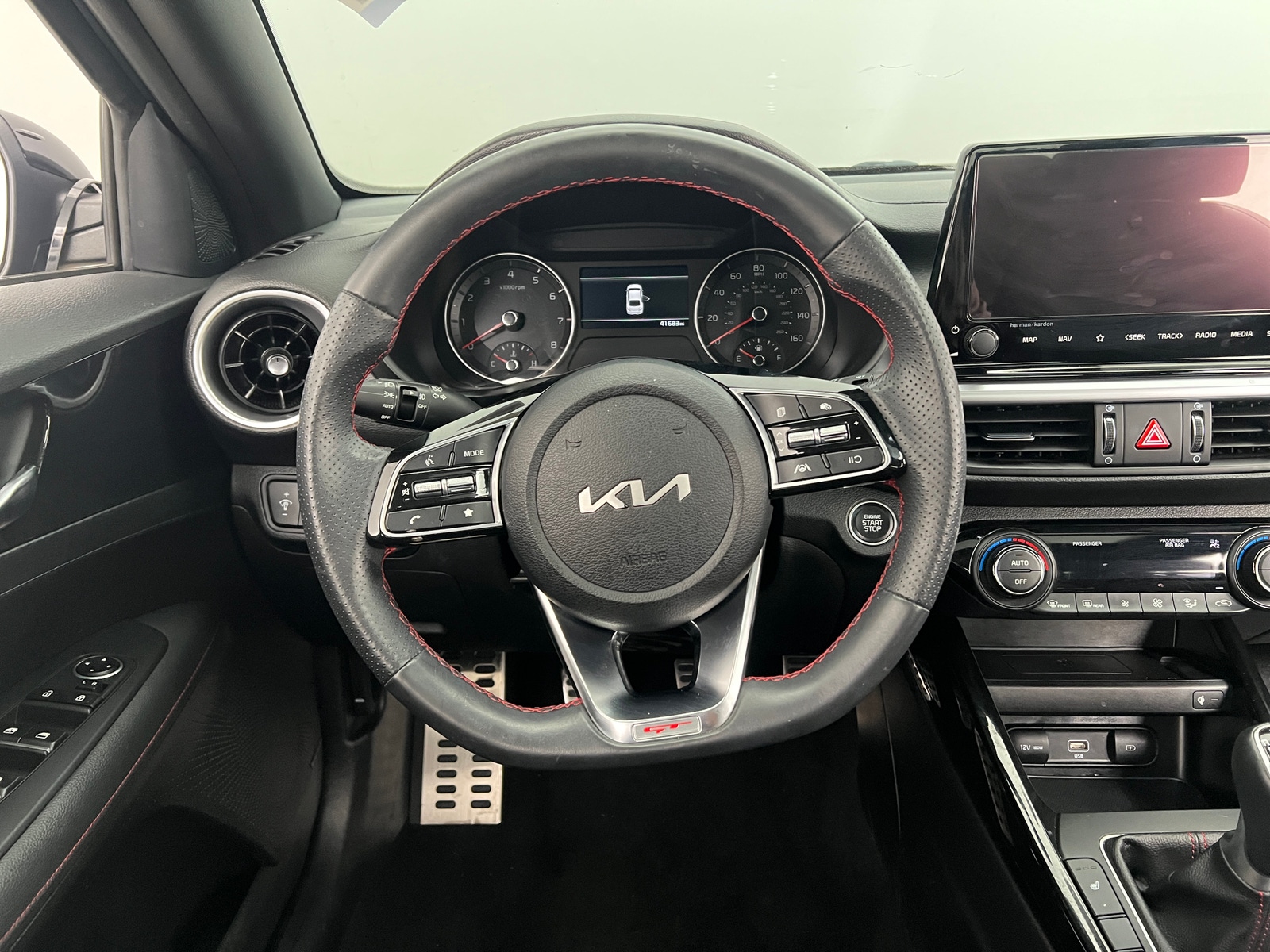 Thumbnail: 2024 Kia Forte - 4