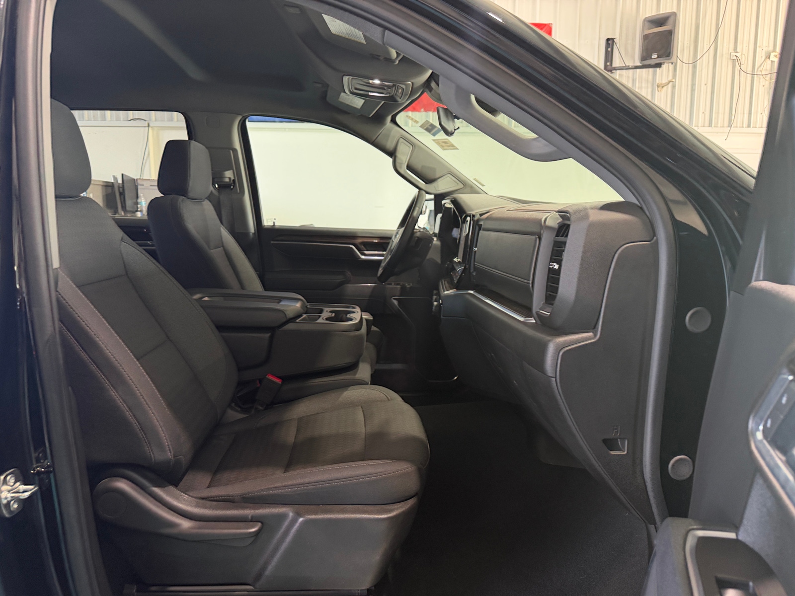 Thumbnail: 2026 Chevrolet Silverado 1500 - 2