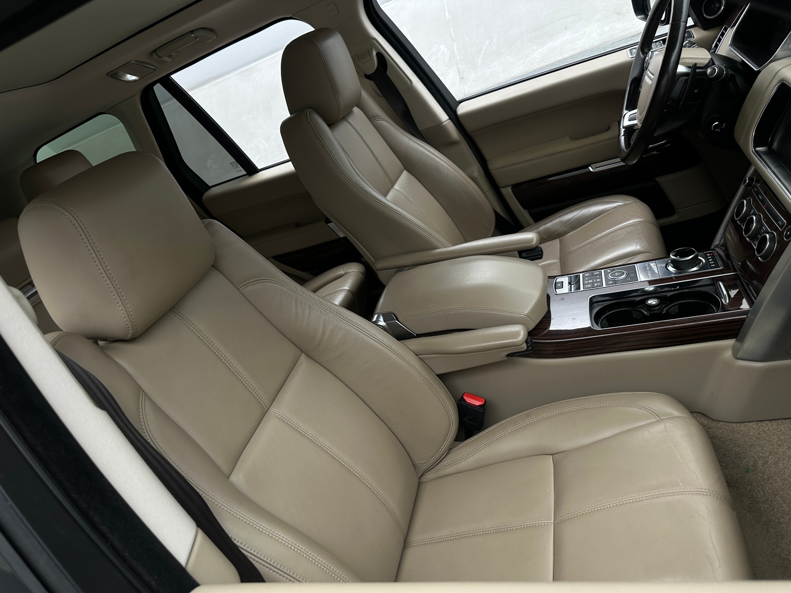 Thumbnail: 2017 Land Rover Range Rover - 2