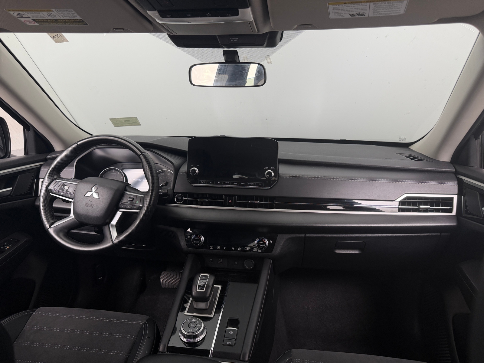 Thumbnail: 2024 Mitsubishi Outlander - 2