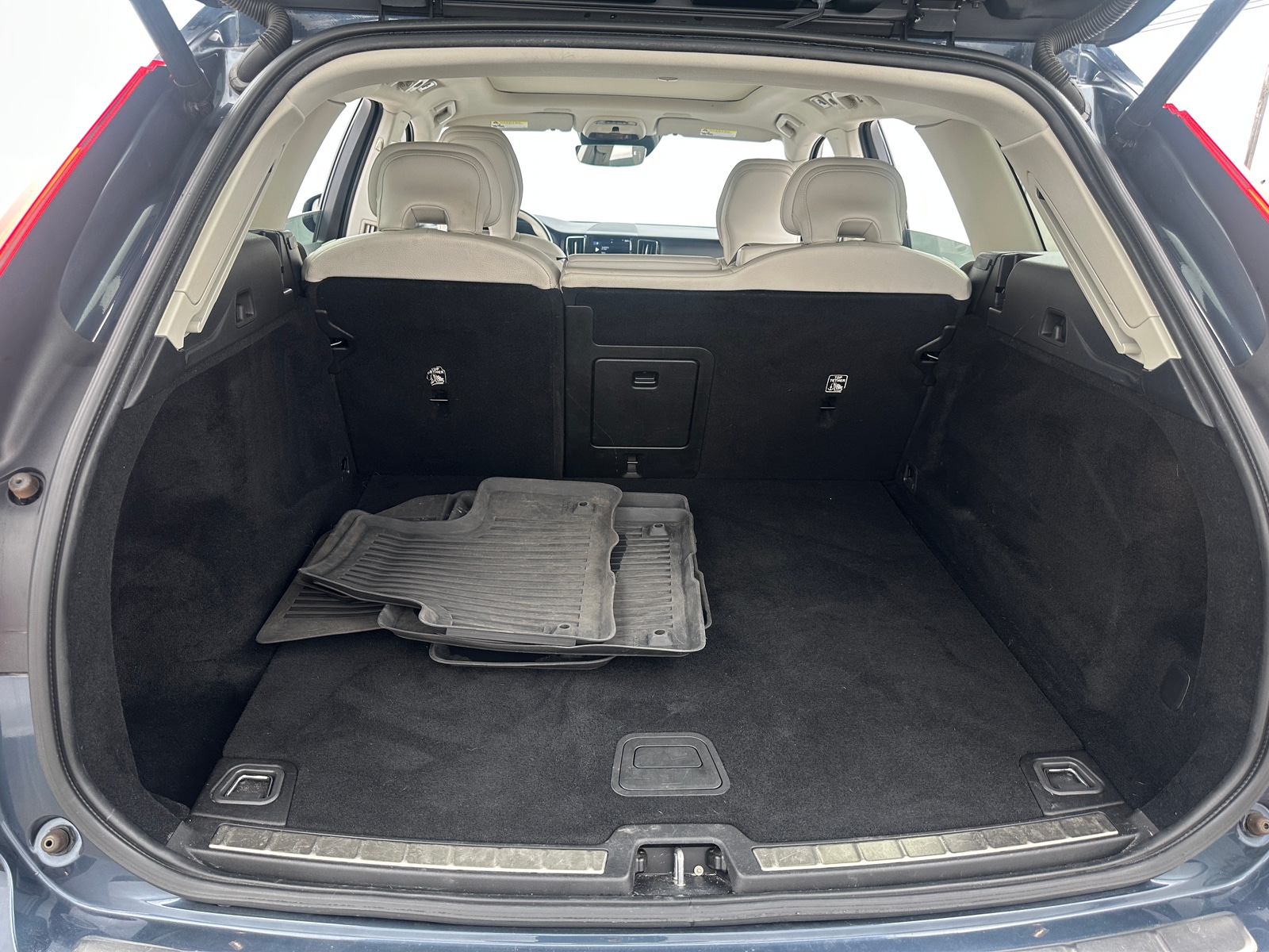 Thumbnail: 2021 Volvo XC60 - 6