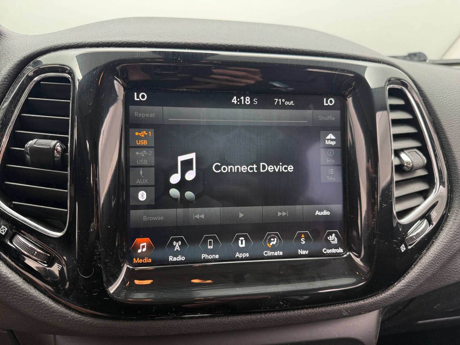 Thumbnail: 2018 Jeep Compass - 3