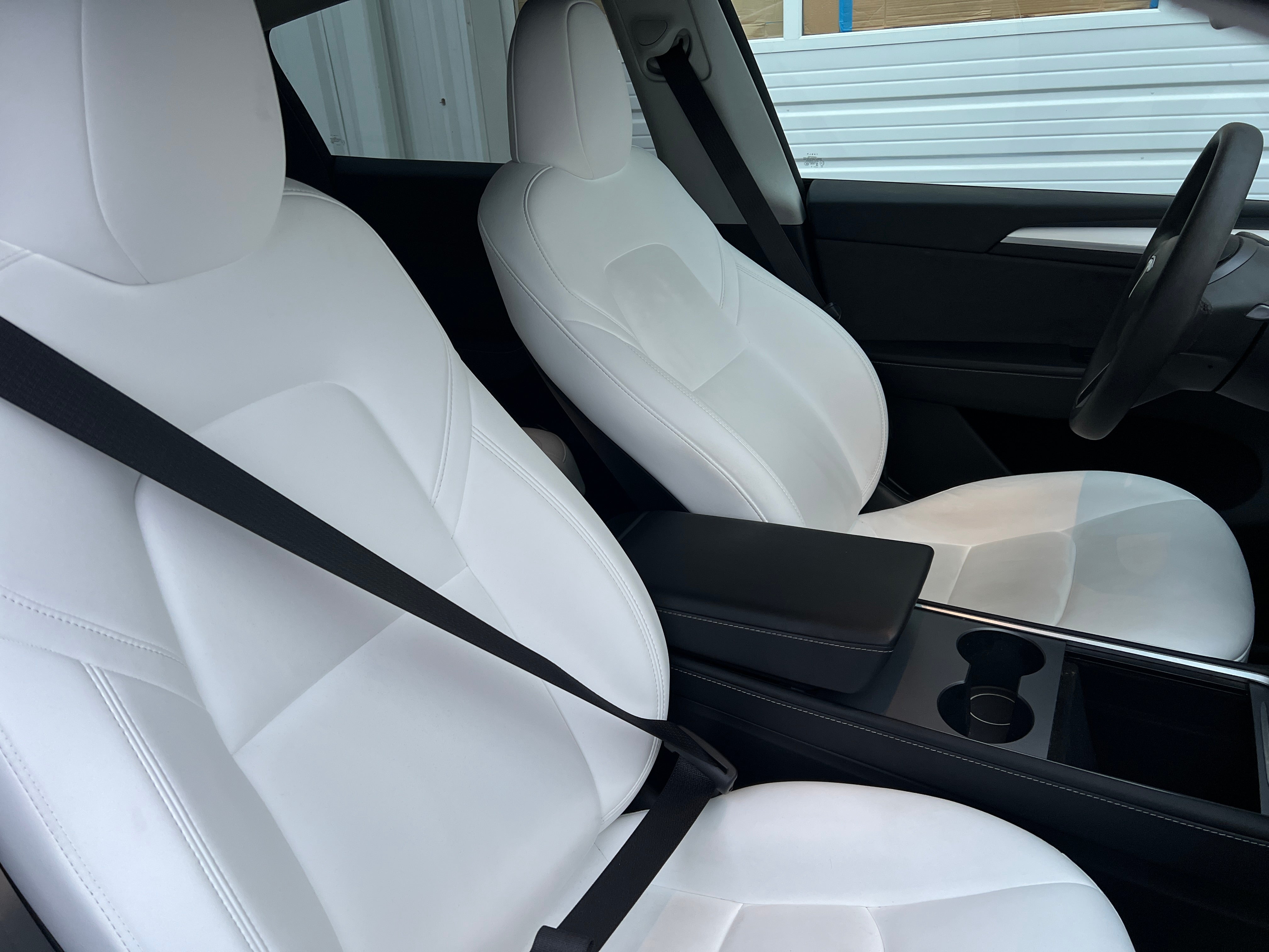Used 2024 Tesla Model Y Long Range with VIN 7SAYGDEEXRA276355 for sale in Oak Creek, WI