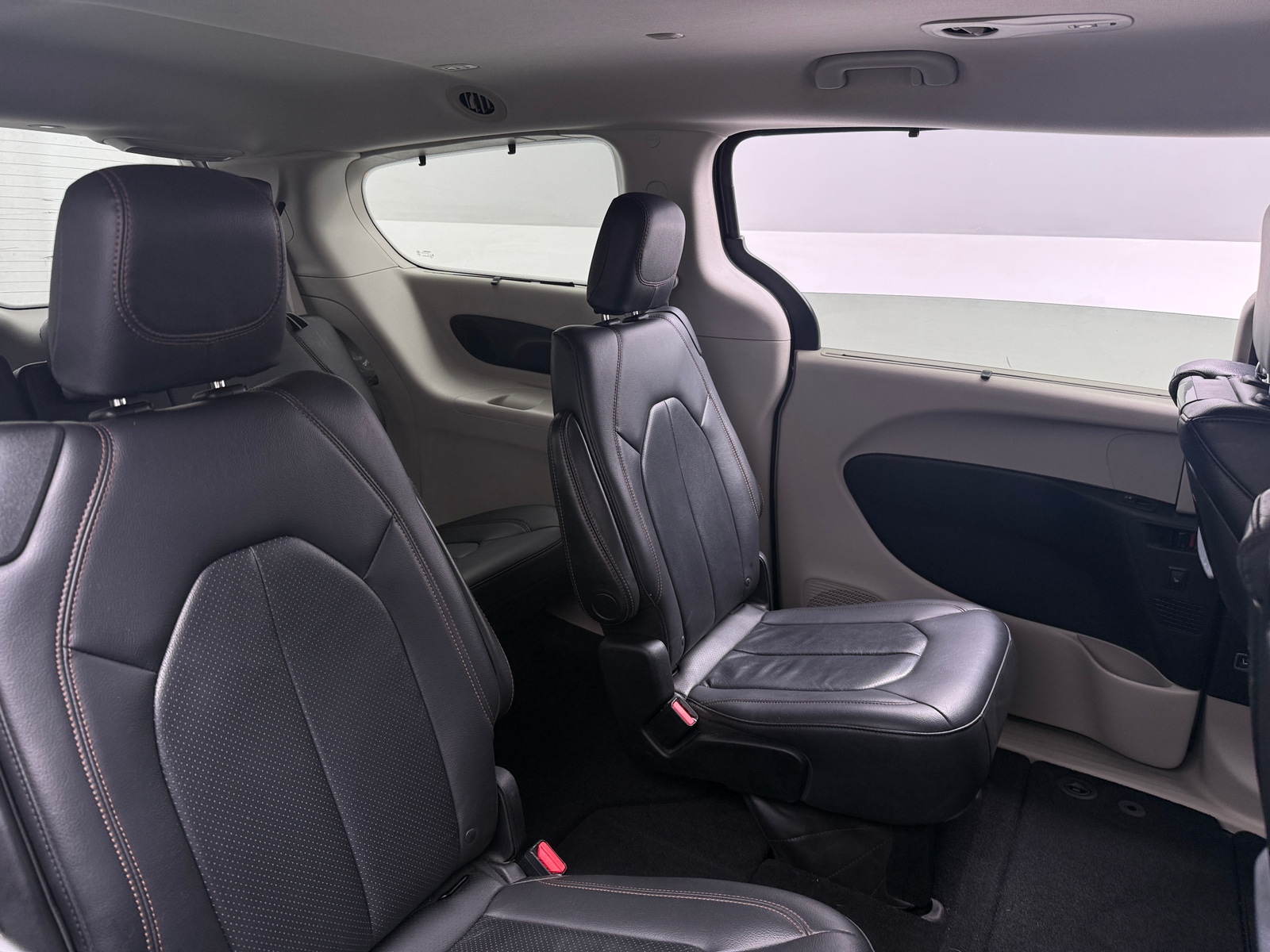 Thumbnail: 2017 Chrysler Pacifica - 5