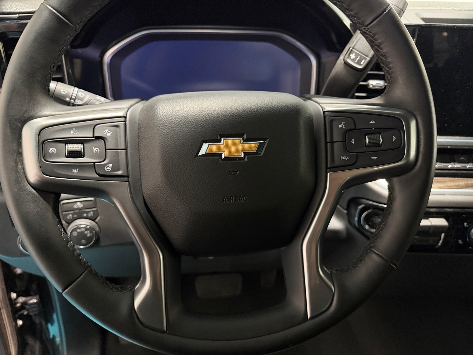 Thumbnail: 2026 Chevrolet Silverado 1500 - 5