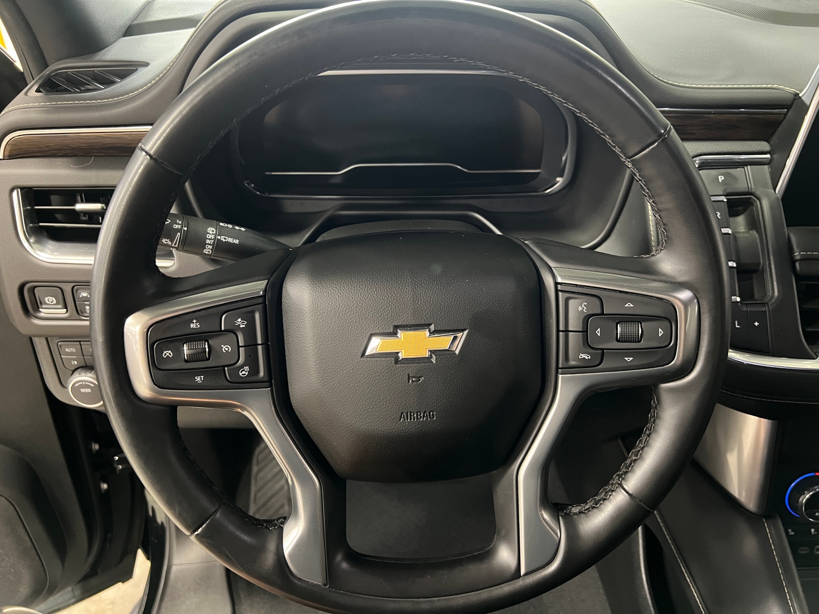 Thumbnail: 2024 Chevrolet Suburban - 4