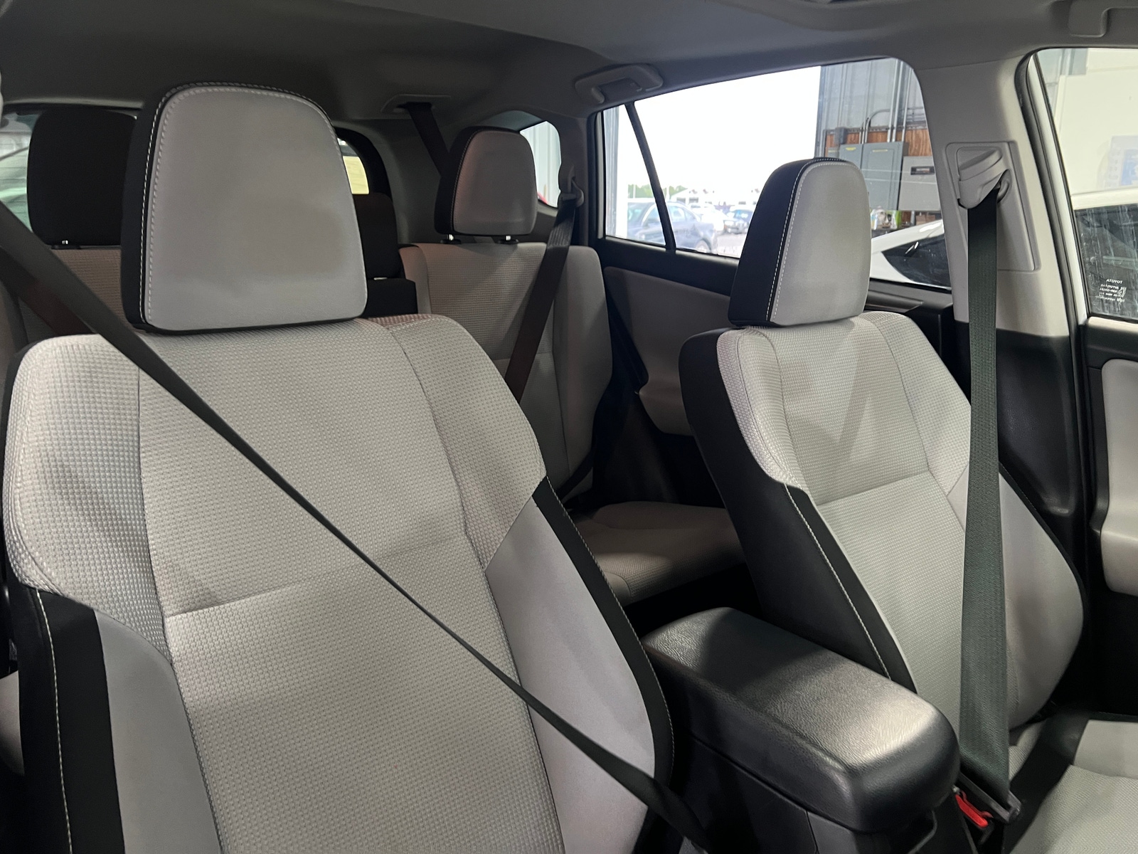Thumbnail: 2018 Toyota RAV4 - 2