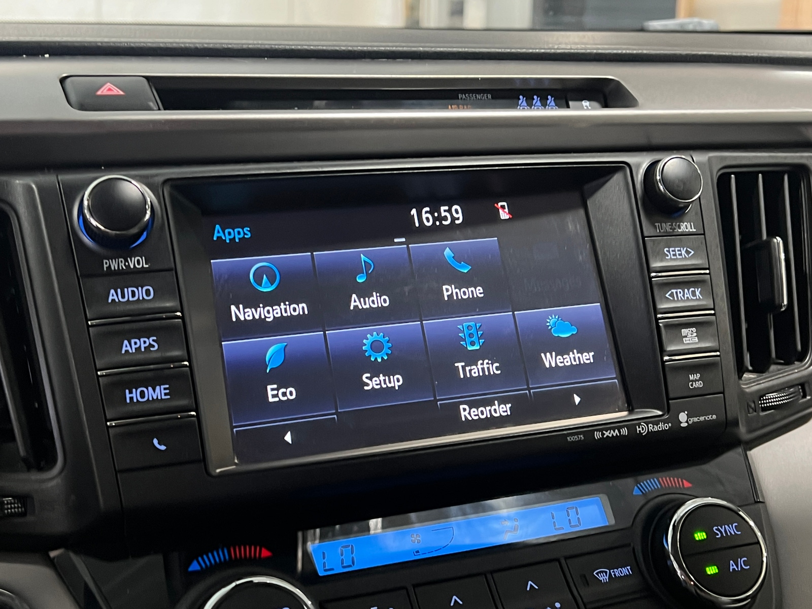 Thumbnail: 2018 Toyota RAV4 - 4