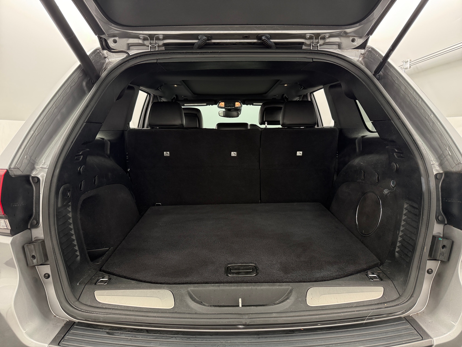 Thumbnail: 2019 Jeep Grand Cherokee - 6