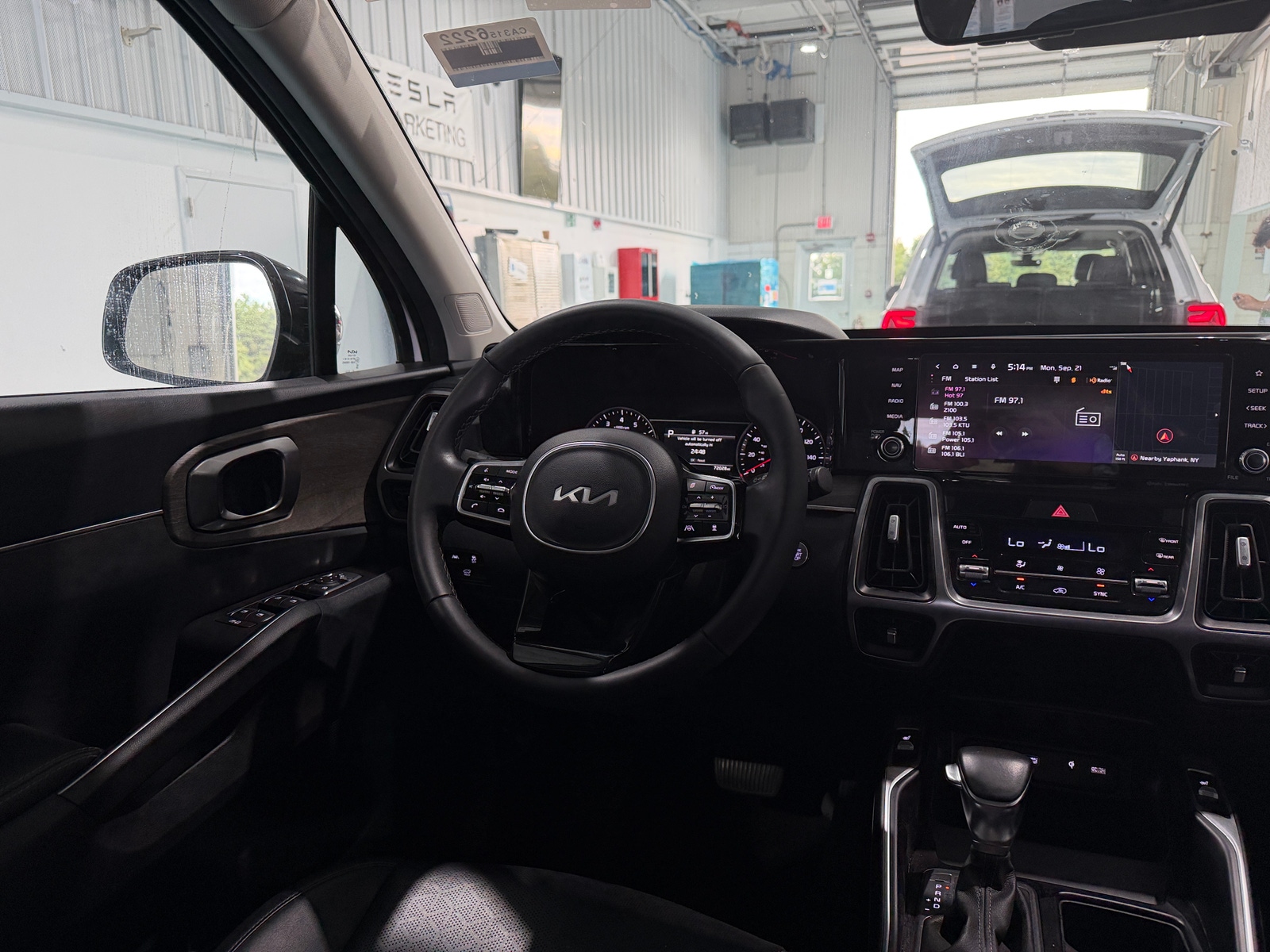 Thumbnail: 2023 Kia Sorento - 2