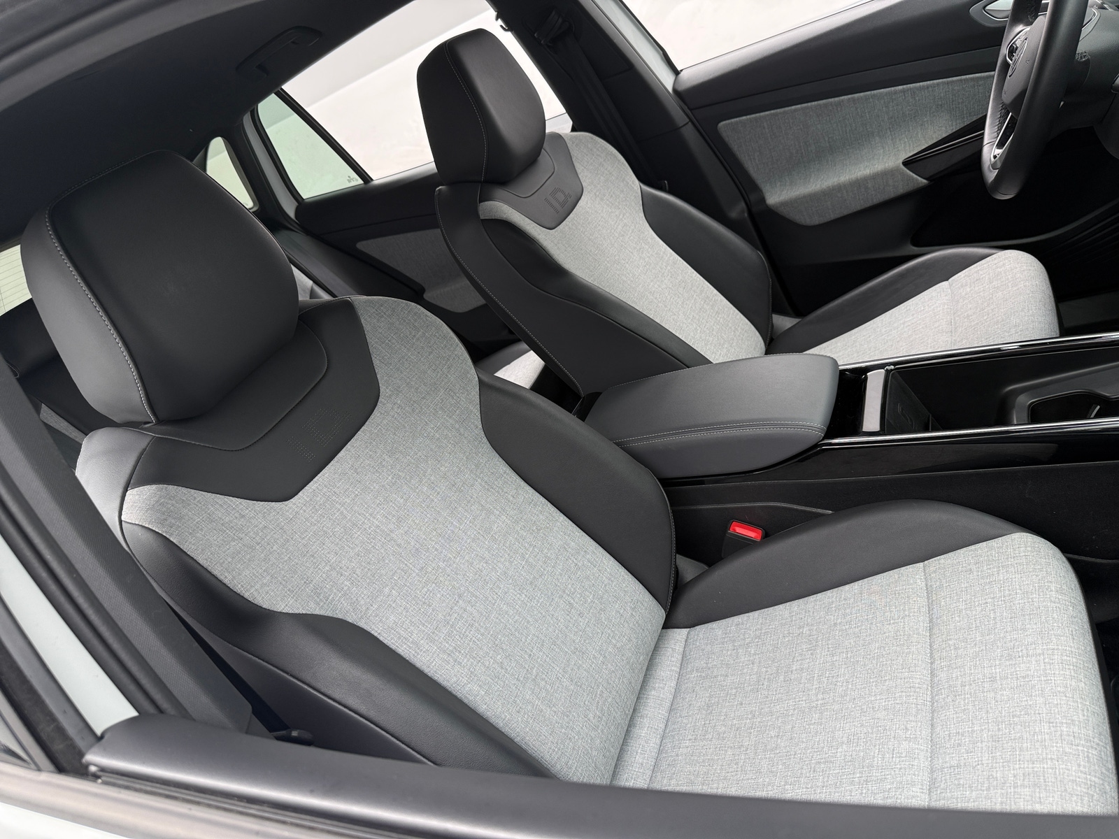 Thumbnail: 2023 Volkswagen ID.4 - 2