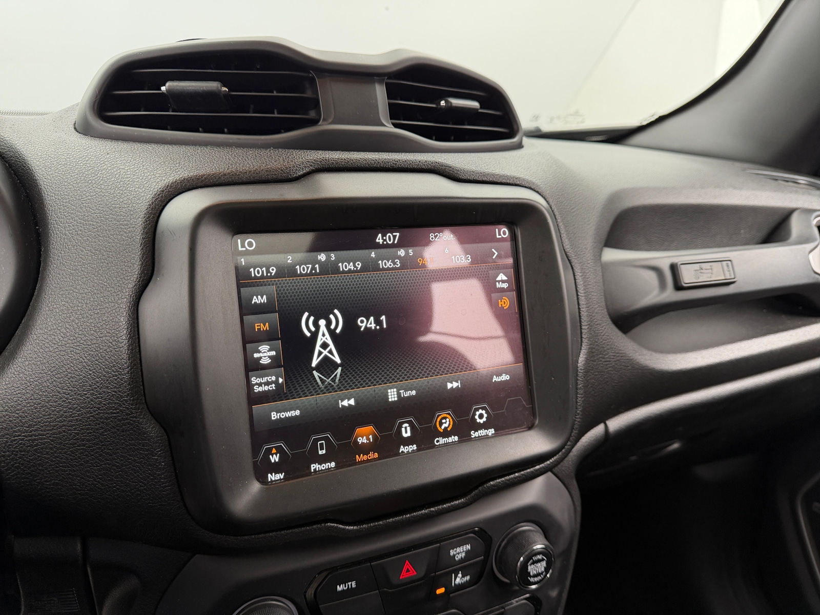 Thumbnail: 2021 Jeep Renegade - 4