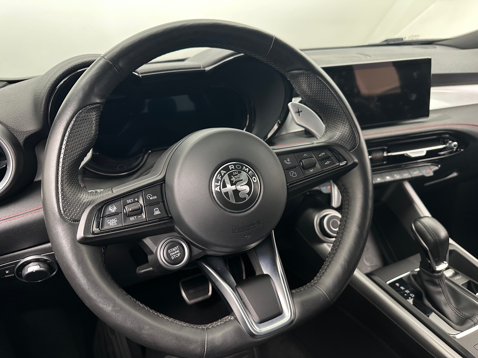Thumbnail: 2025 Alfa Romeo Tonale - 4