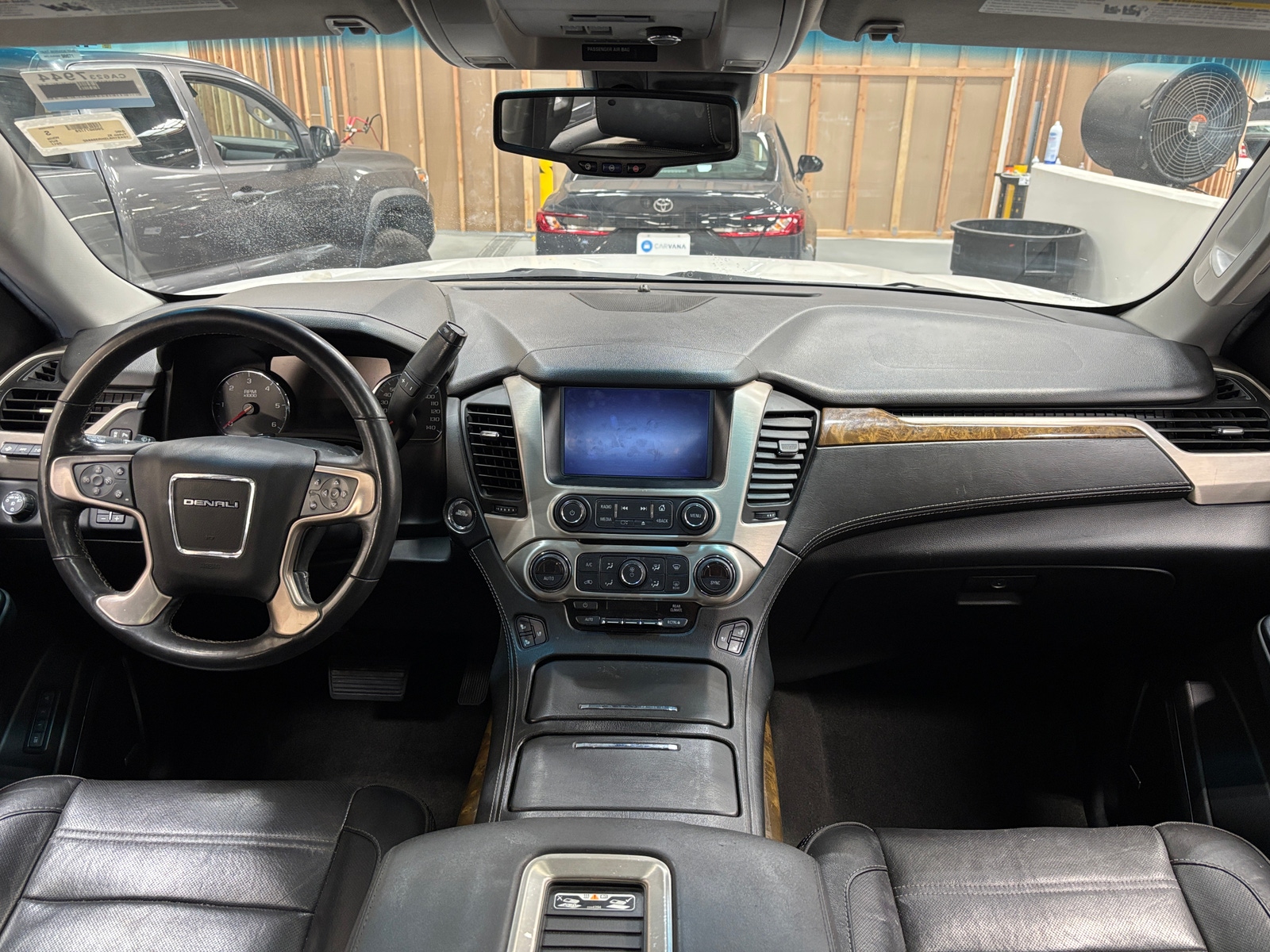 Thumbnail: 2017 GMC Yukon XL - 2