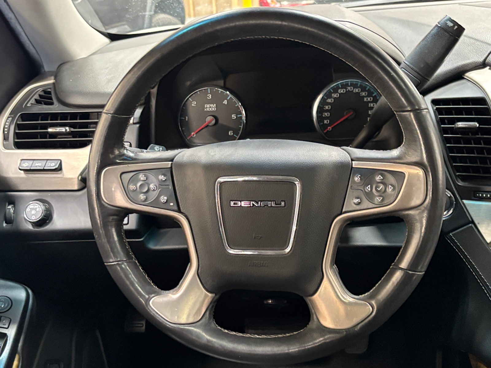 Thumbnail: 2017 GMC Yukon XL - 4