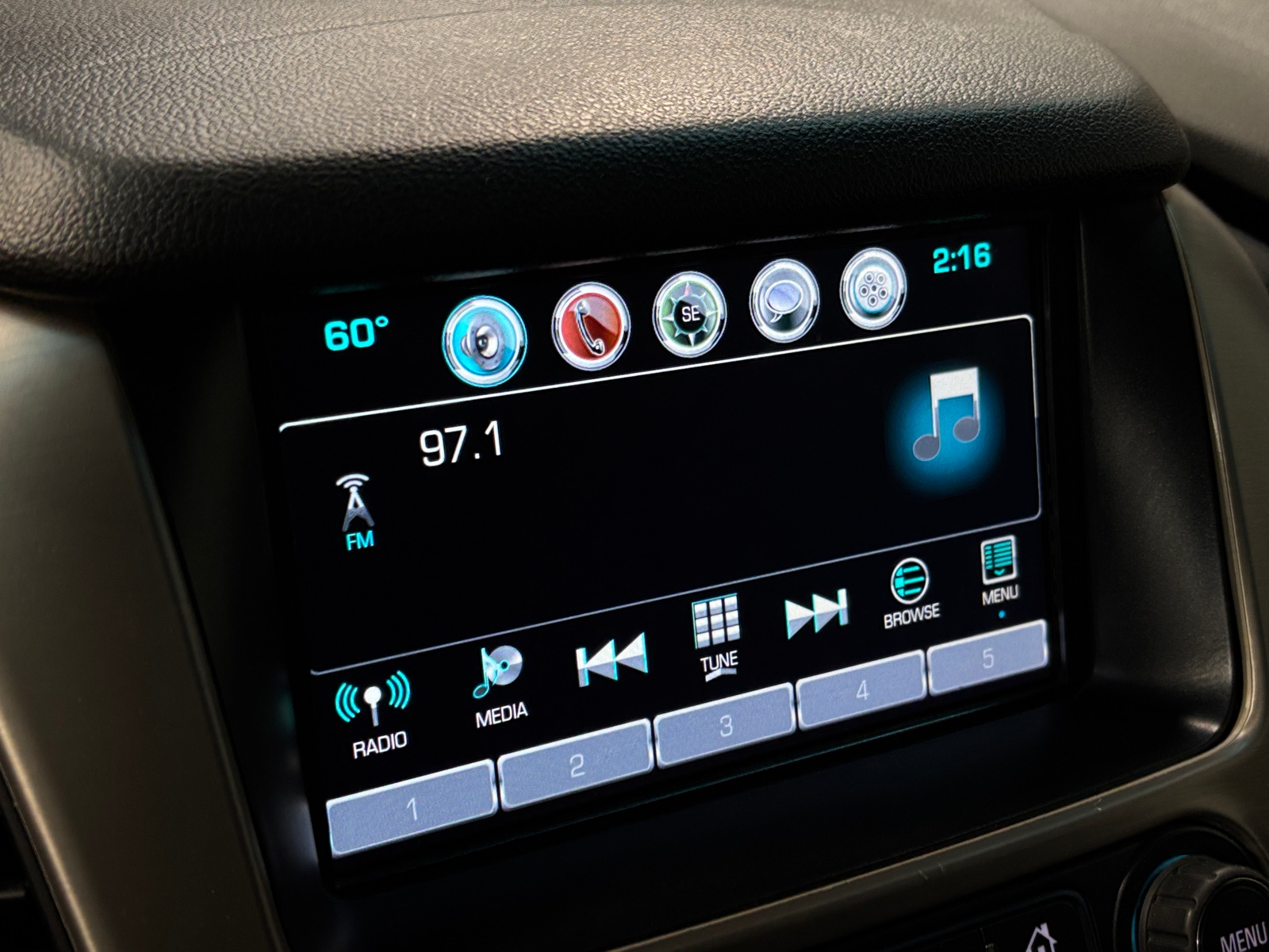 Thumbnail: 2017 GMC Yukon XL - 3