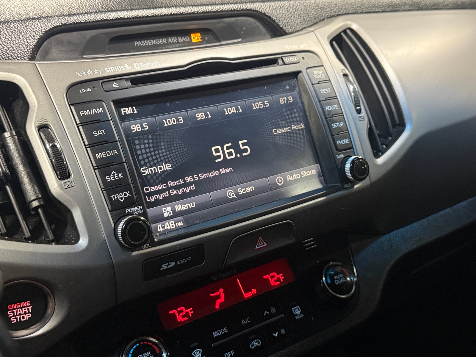 Thumbnail: 2016 Kia Sportage - 3