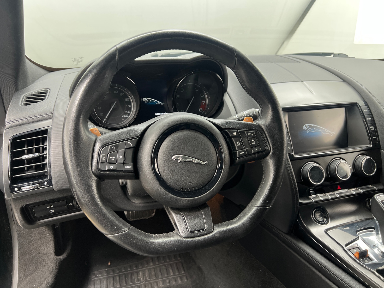 Thumbnail: 2015 Jaguar F-Type - 4