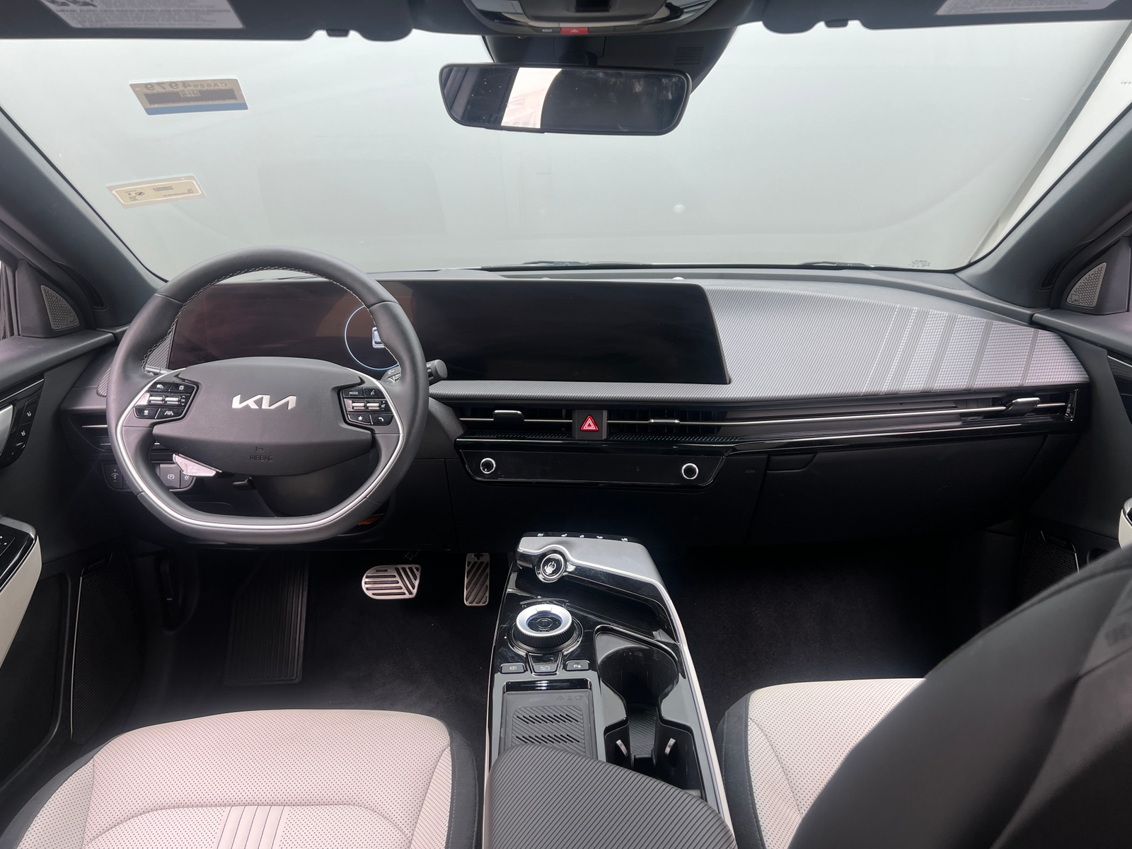 Thumbnail: 2024 Kia EV6 - 2