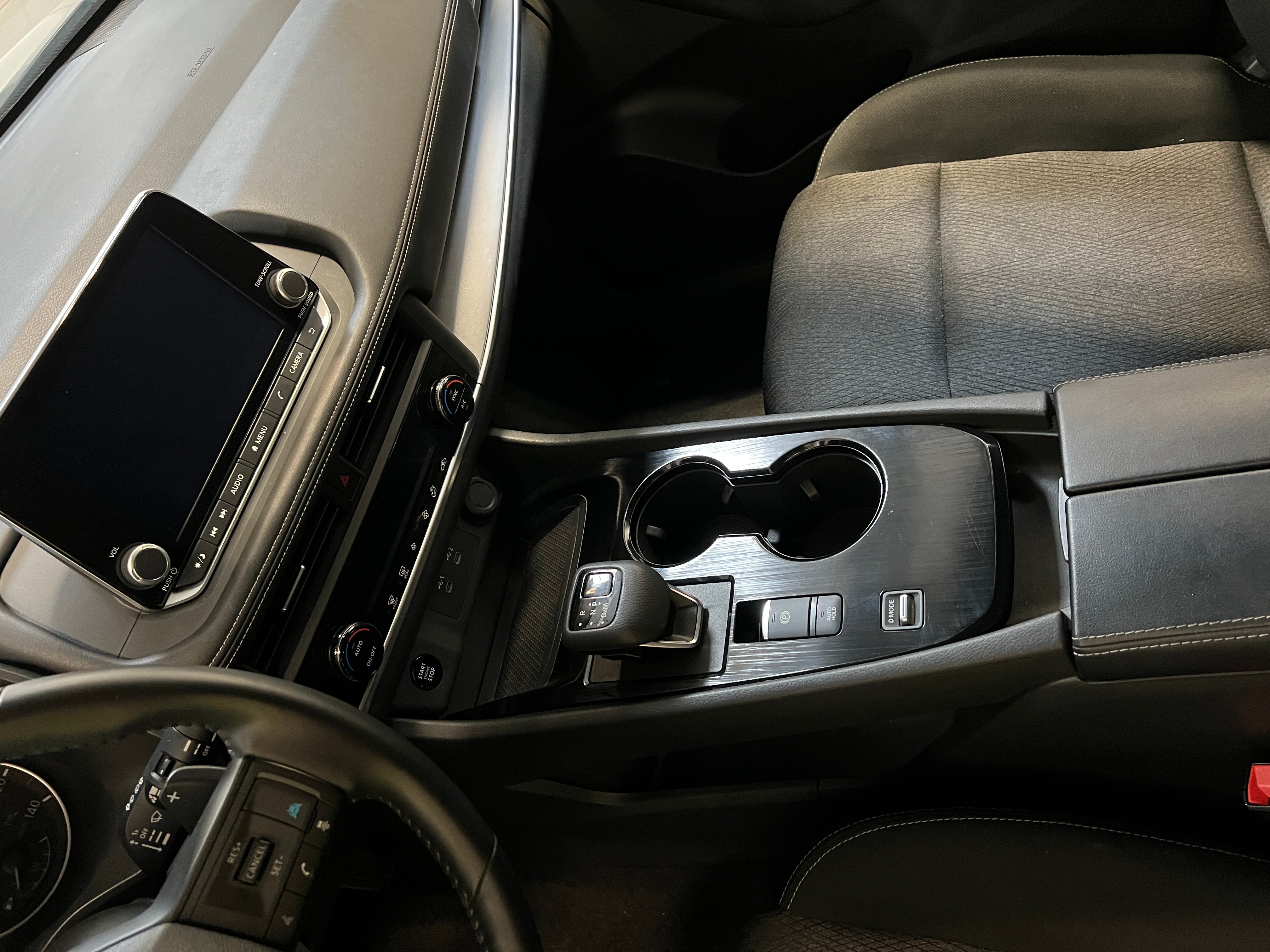 2025 Nissan Rogue SV - Photo 5