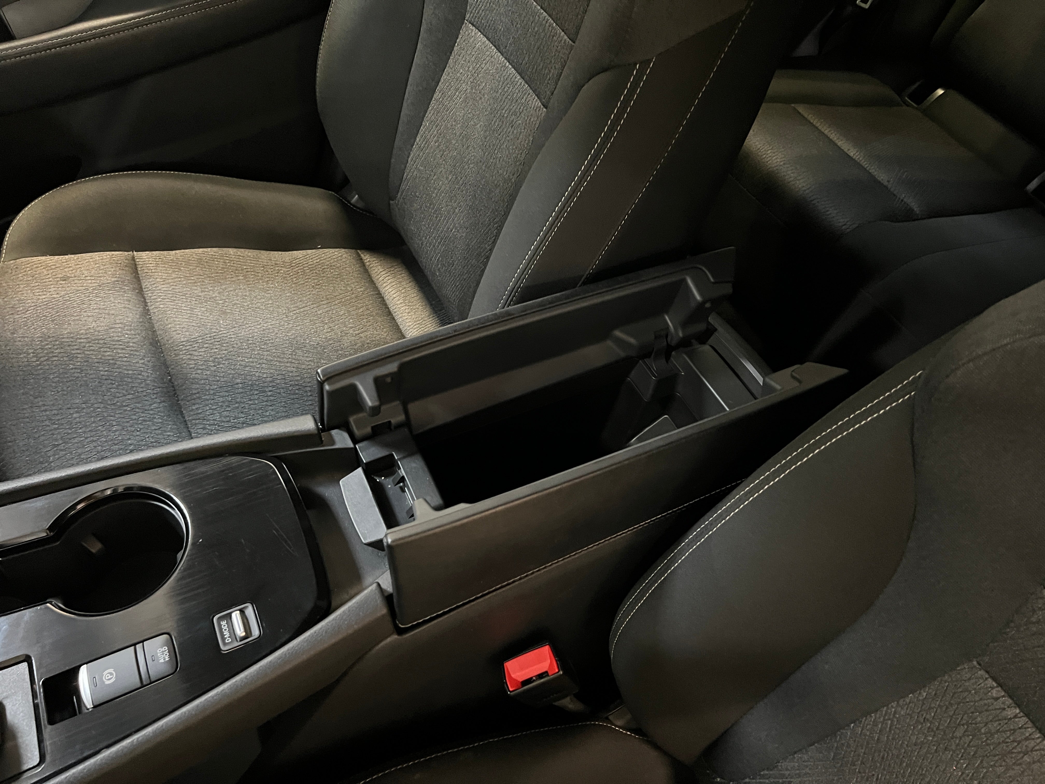 2025 Nissan Rogue SV - Photo 11
