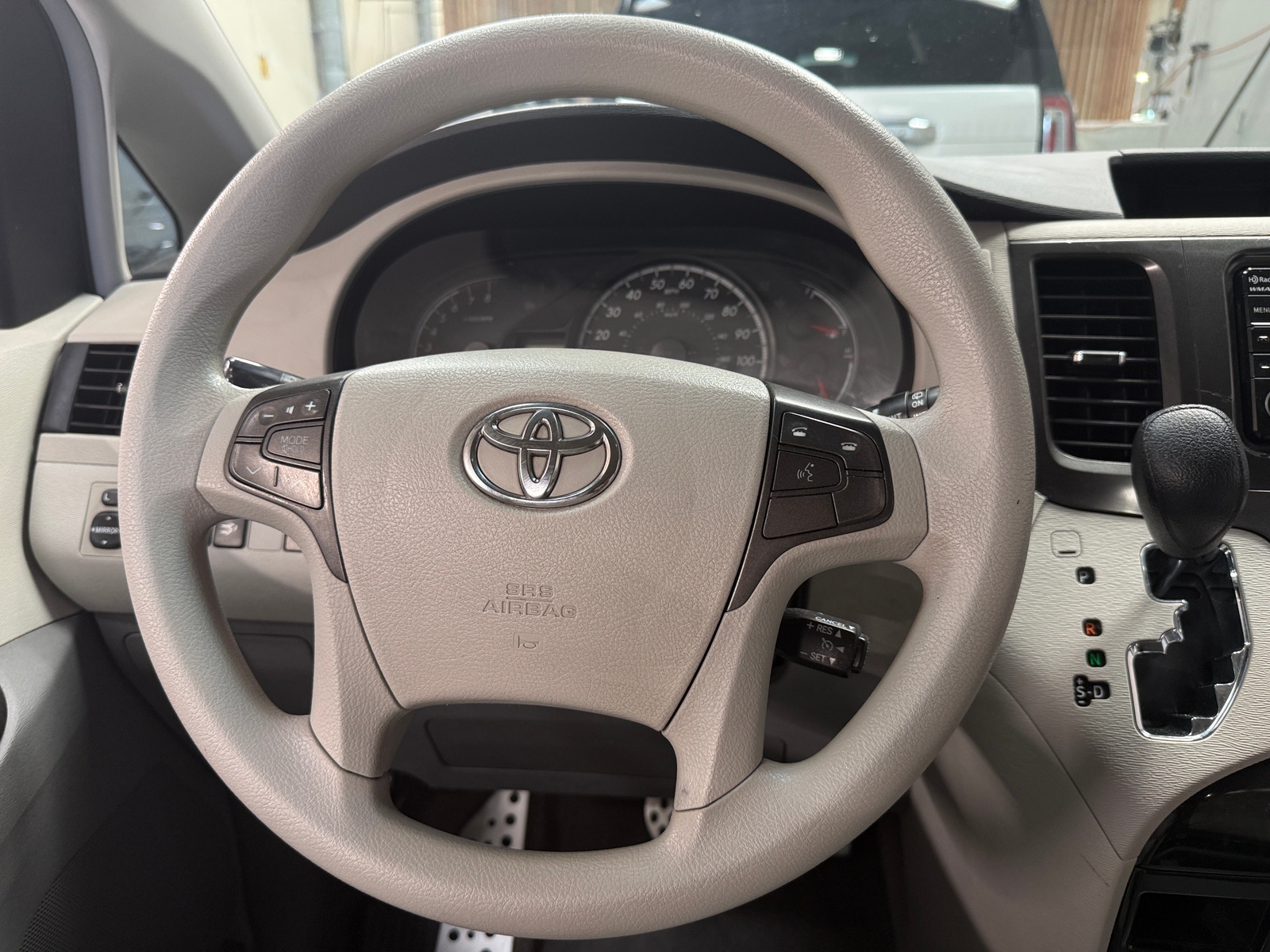 Thumbnail: 2013 Toyota Sienna - 5